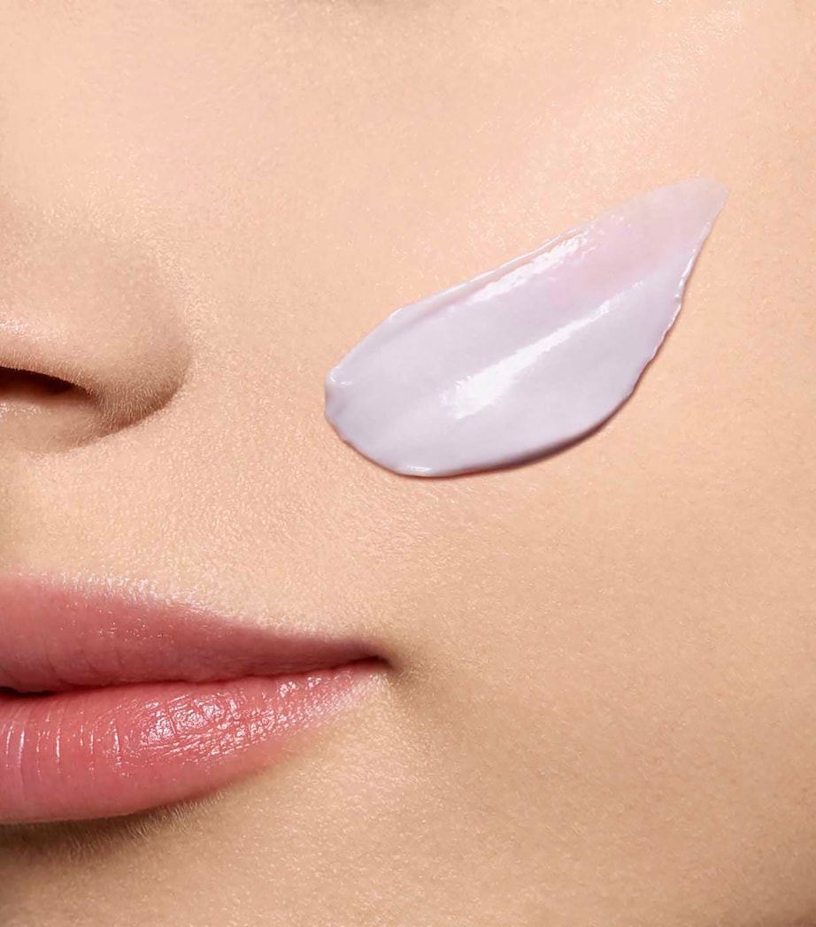 Nutri-Lumière Revive Day Cream (50ml) NO COLOUR Image 3