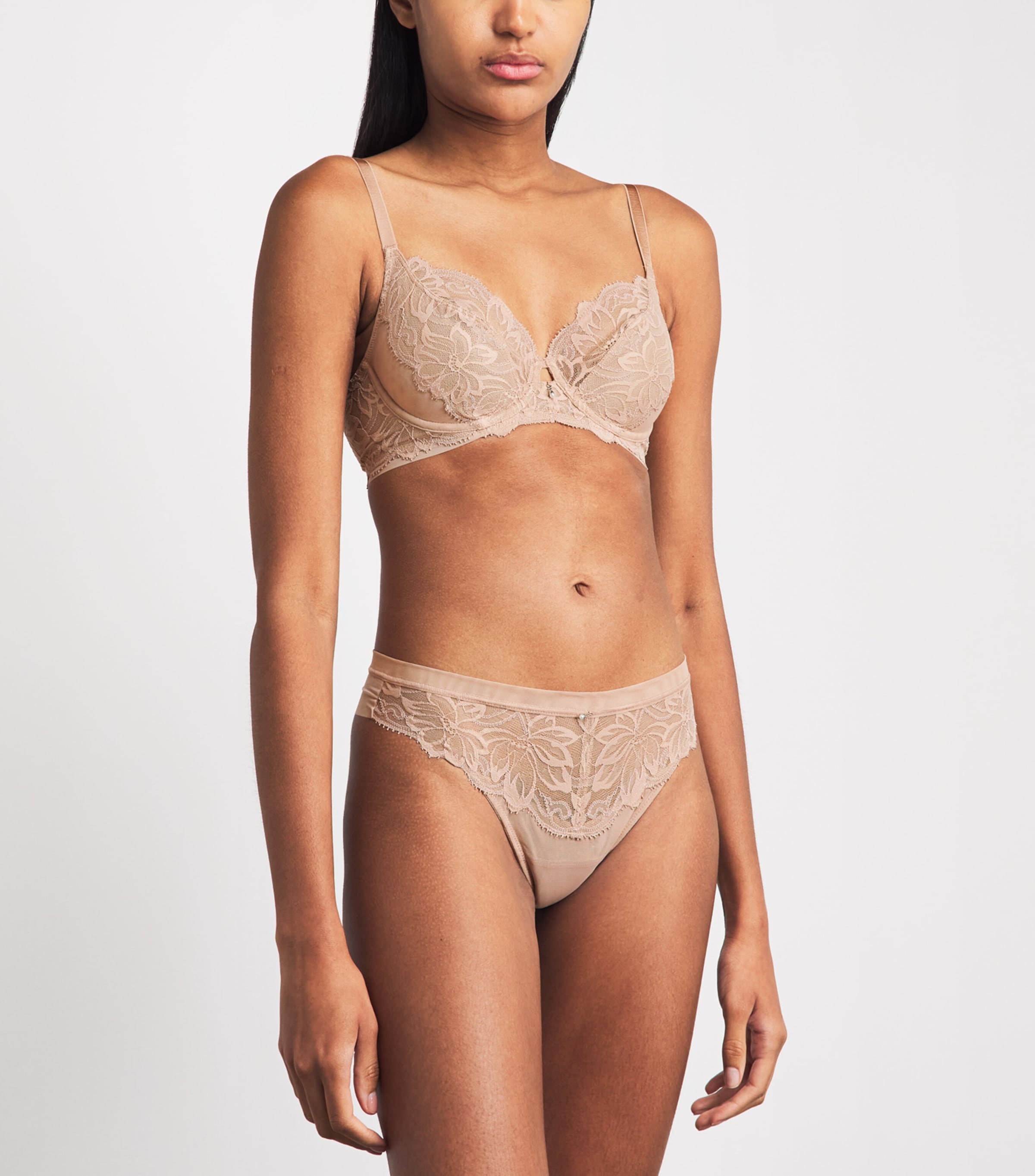 Wacoal Womens Lace-Trim Abéllia Tanga Roebuck Image 2