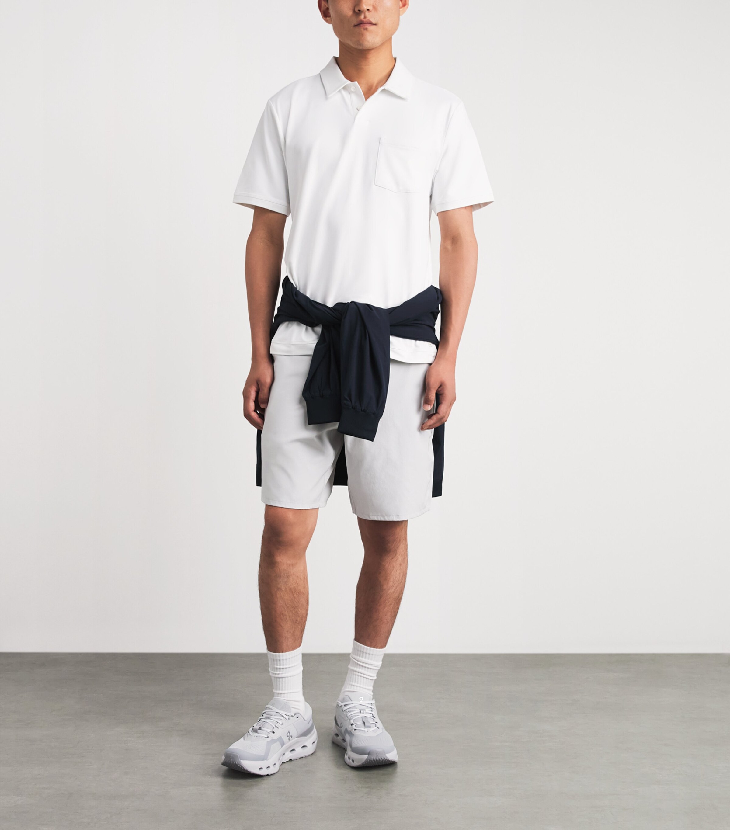 VUORI Mens 8’’ Aim Shorts Sll Salt Linen Image 2