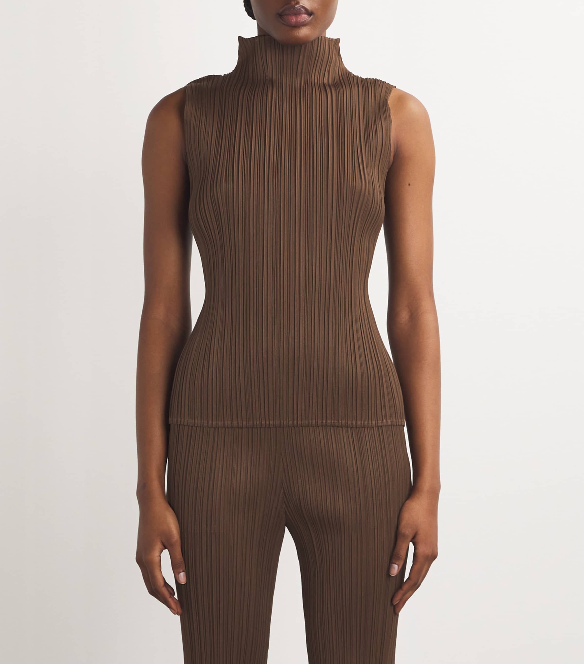 ★SIO★PLEATS SLEEVELESS TOP [BLACK]★正規品/韓国送料込 PLISSÉ SLEEVELESS TOP - GREEN | COS