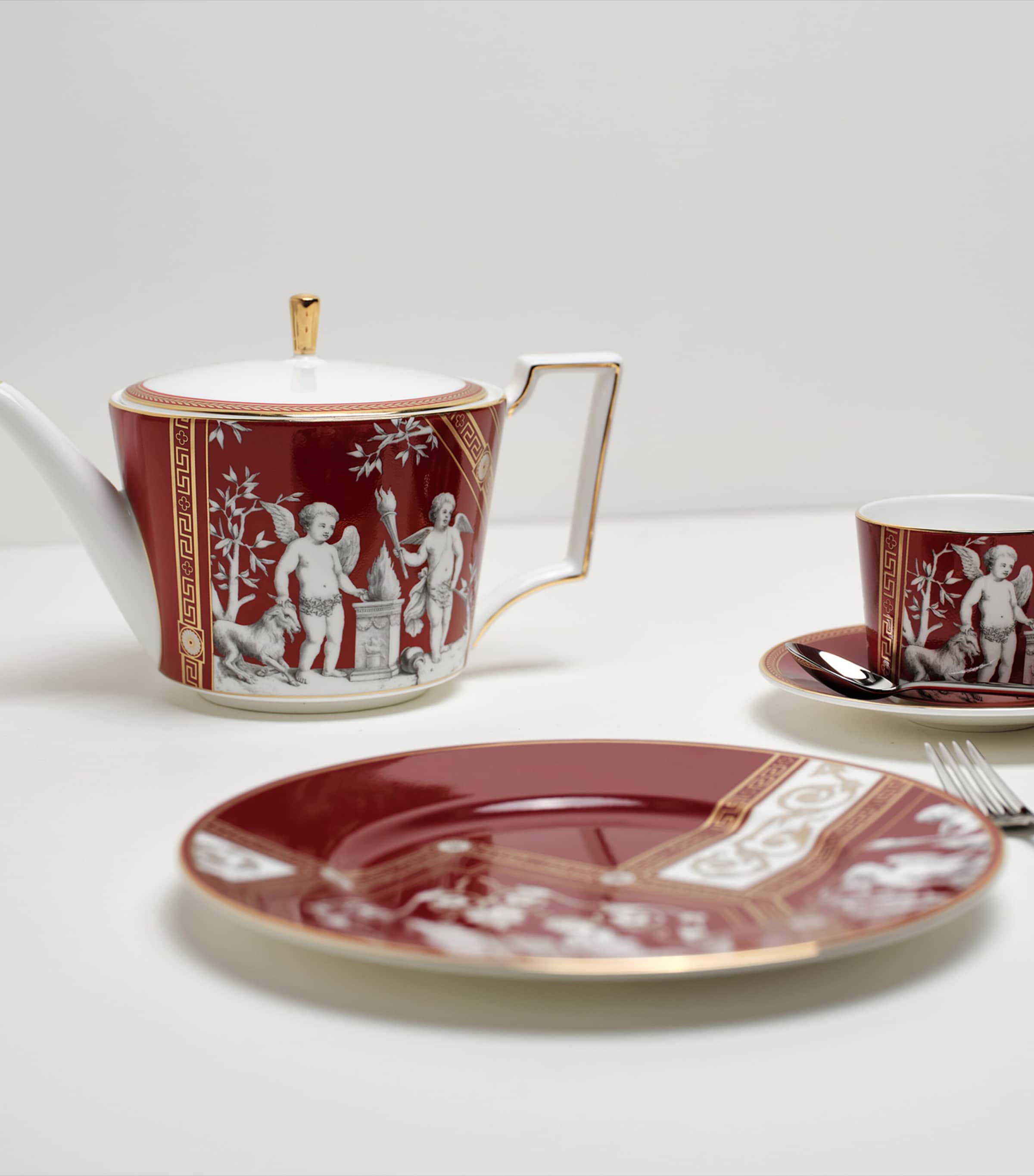 Wedgwood Renaissance Teacup and Saucer Red Image 7