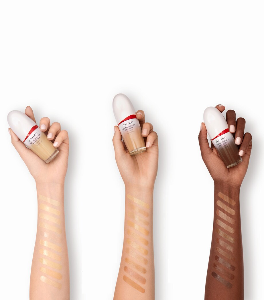Shiseido Revitalessence Skin Glow Foundation SPF 30 Ivory Image 4