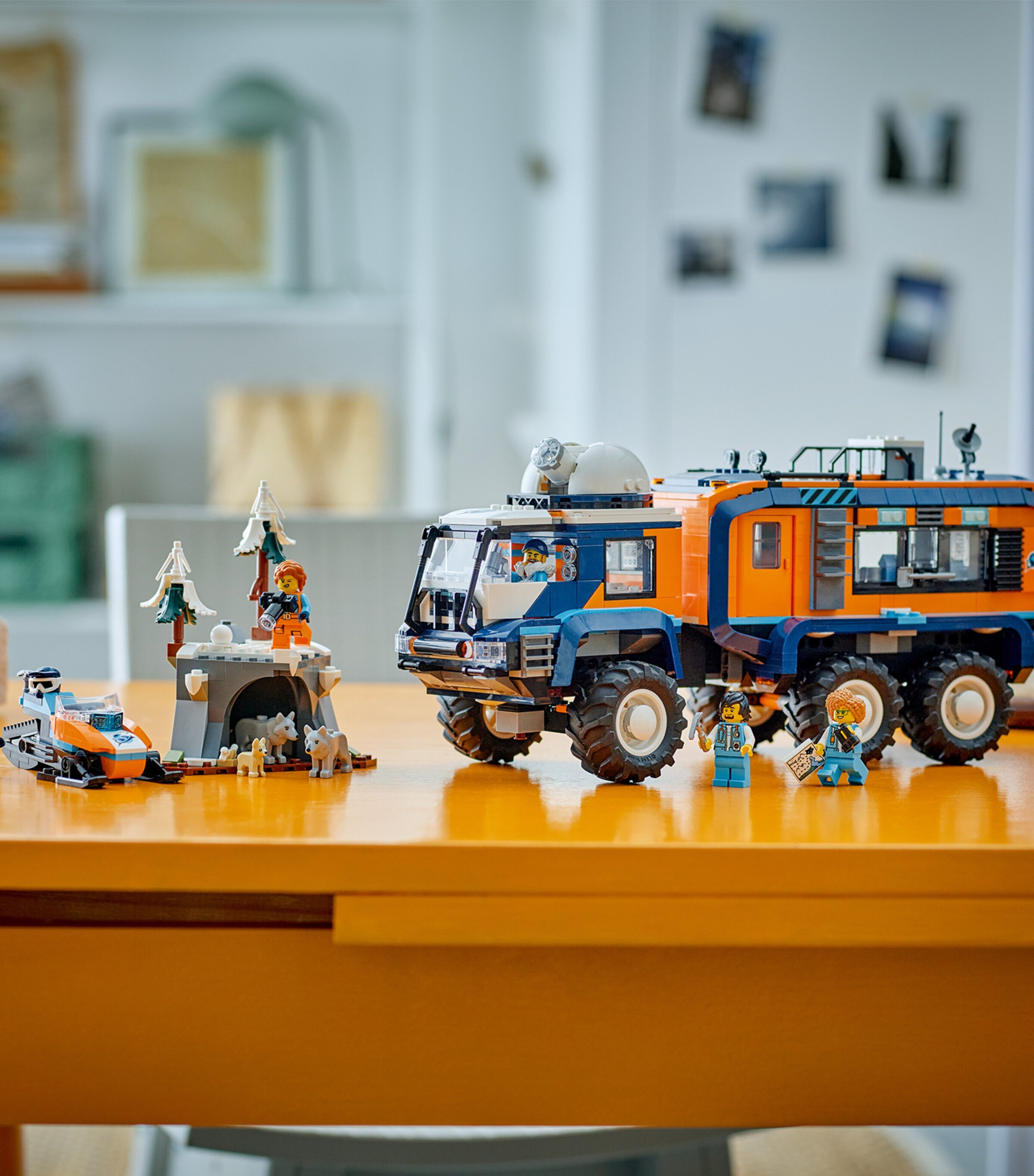 Lego Arctic Explorer Science Lab Truck 60471 Image 6