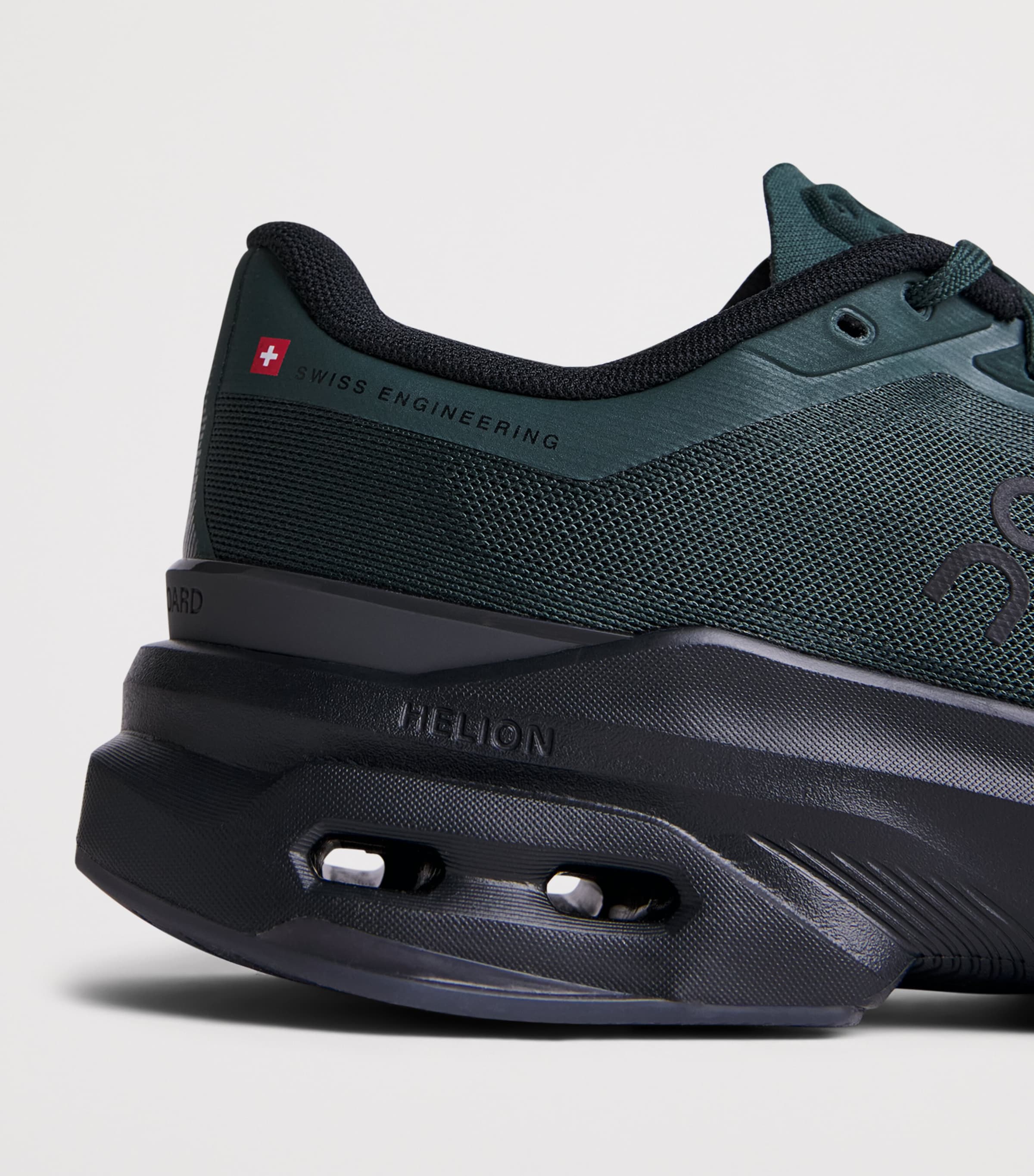 On Mens Cloudpulse 2 Trainers Obsidian | Black Image 7