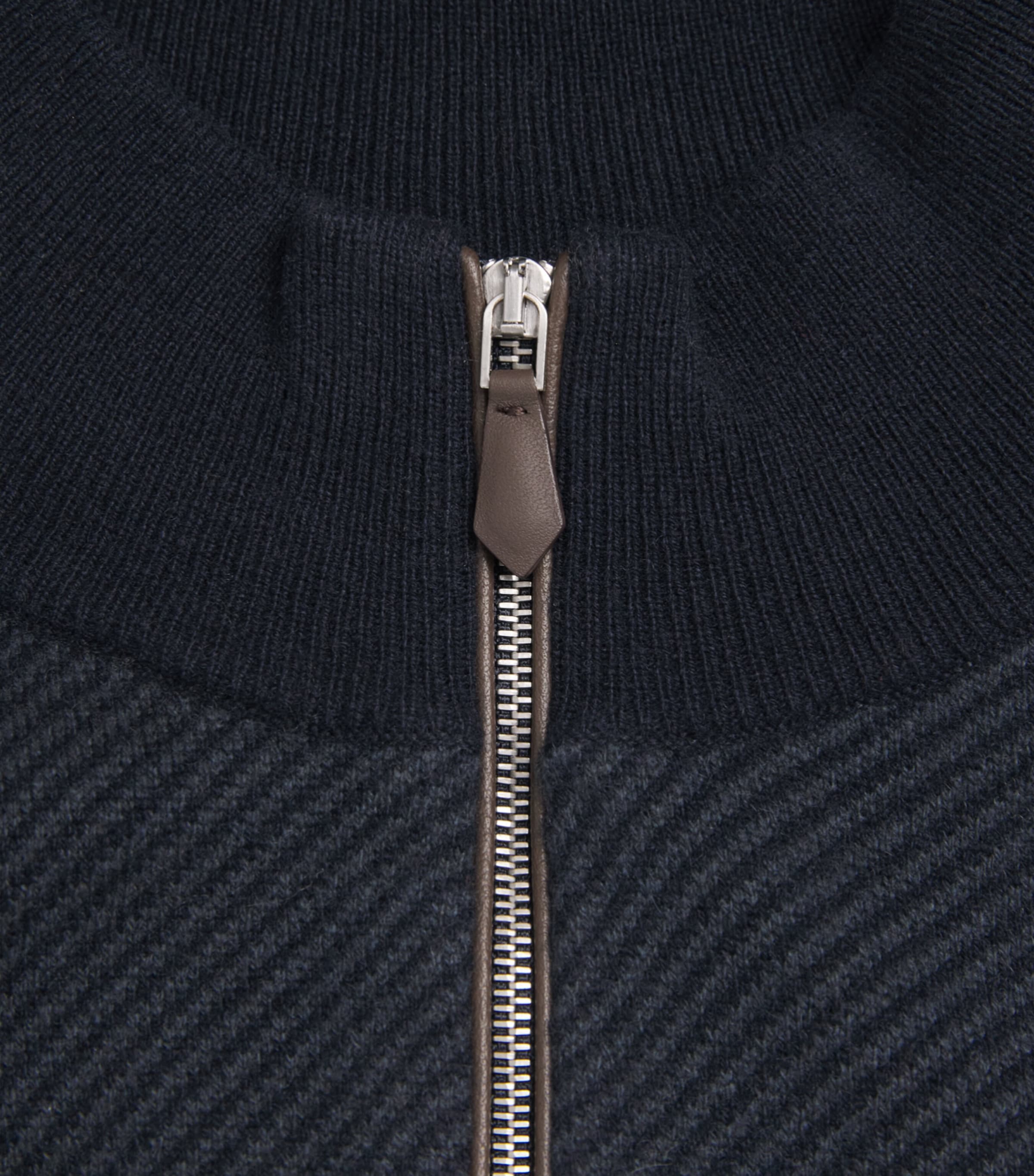 N.Peal Mens Cashmere Quarter-Zip Temple Sweater Navy Grigio Image 6