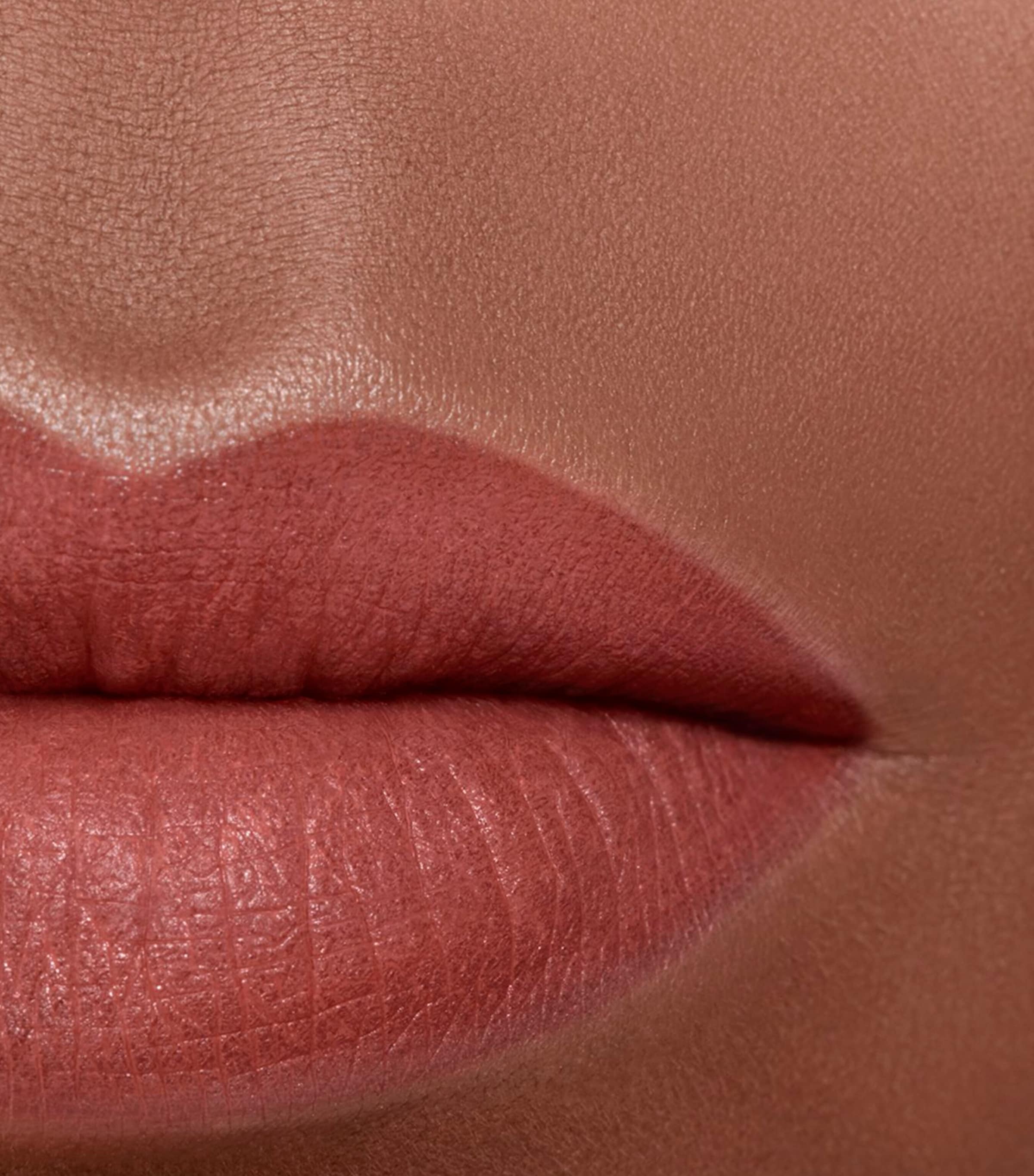 CHANEL ROUGE ALLURE VELVET LIMITED EDITION – Luminous Matte Lip Colour Image 4