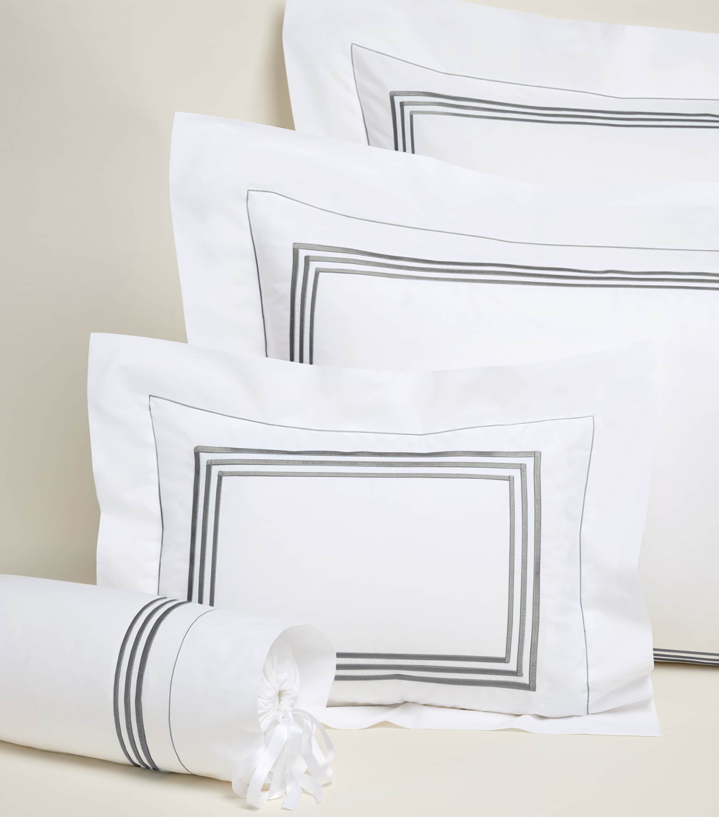 Pratesi Tre Righe Pillowcase (50cm x 90cm) Wht/charcoal Image 2