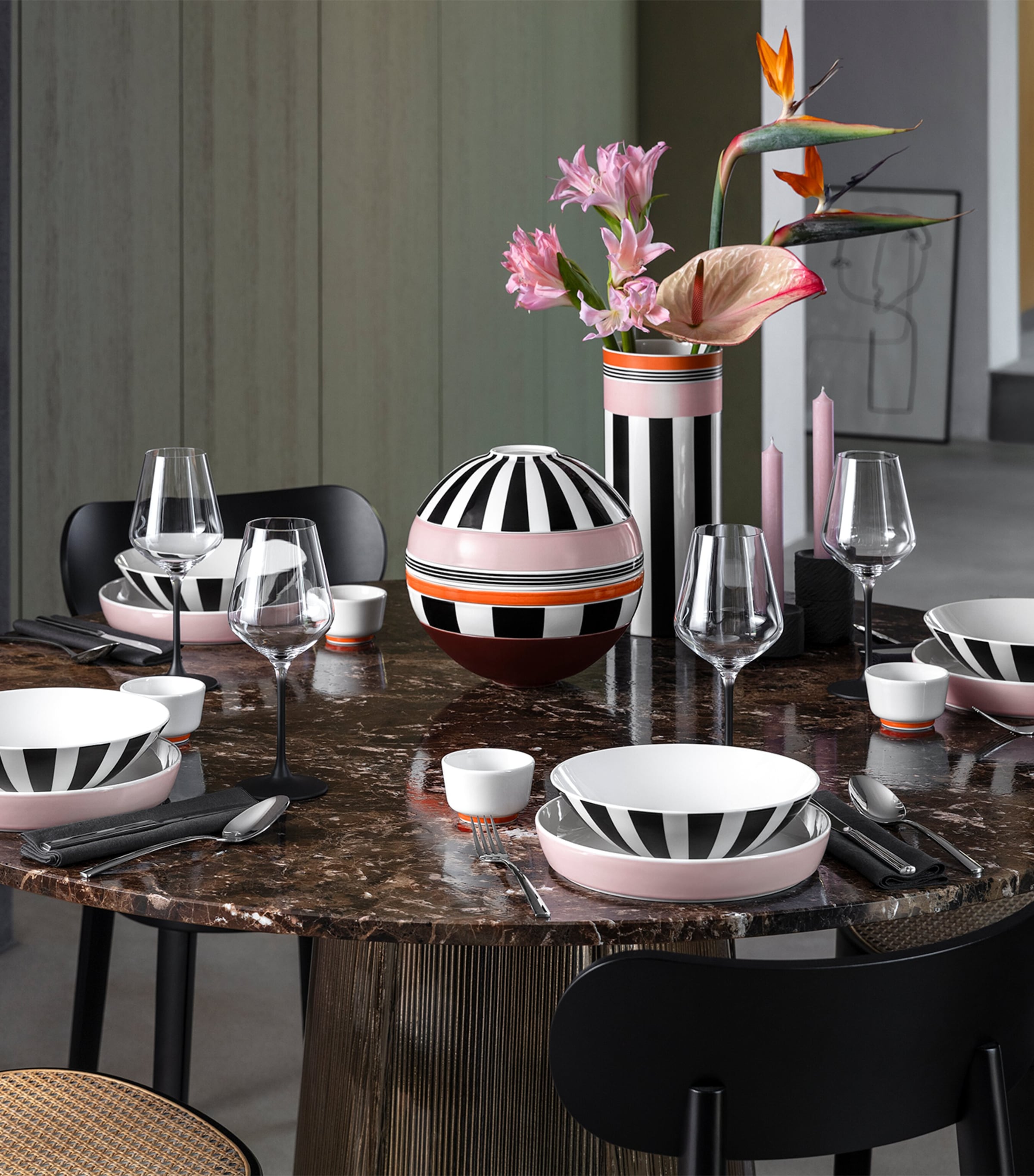 Porcelain Memphis Vase (30cm) WHITE Image 5