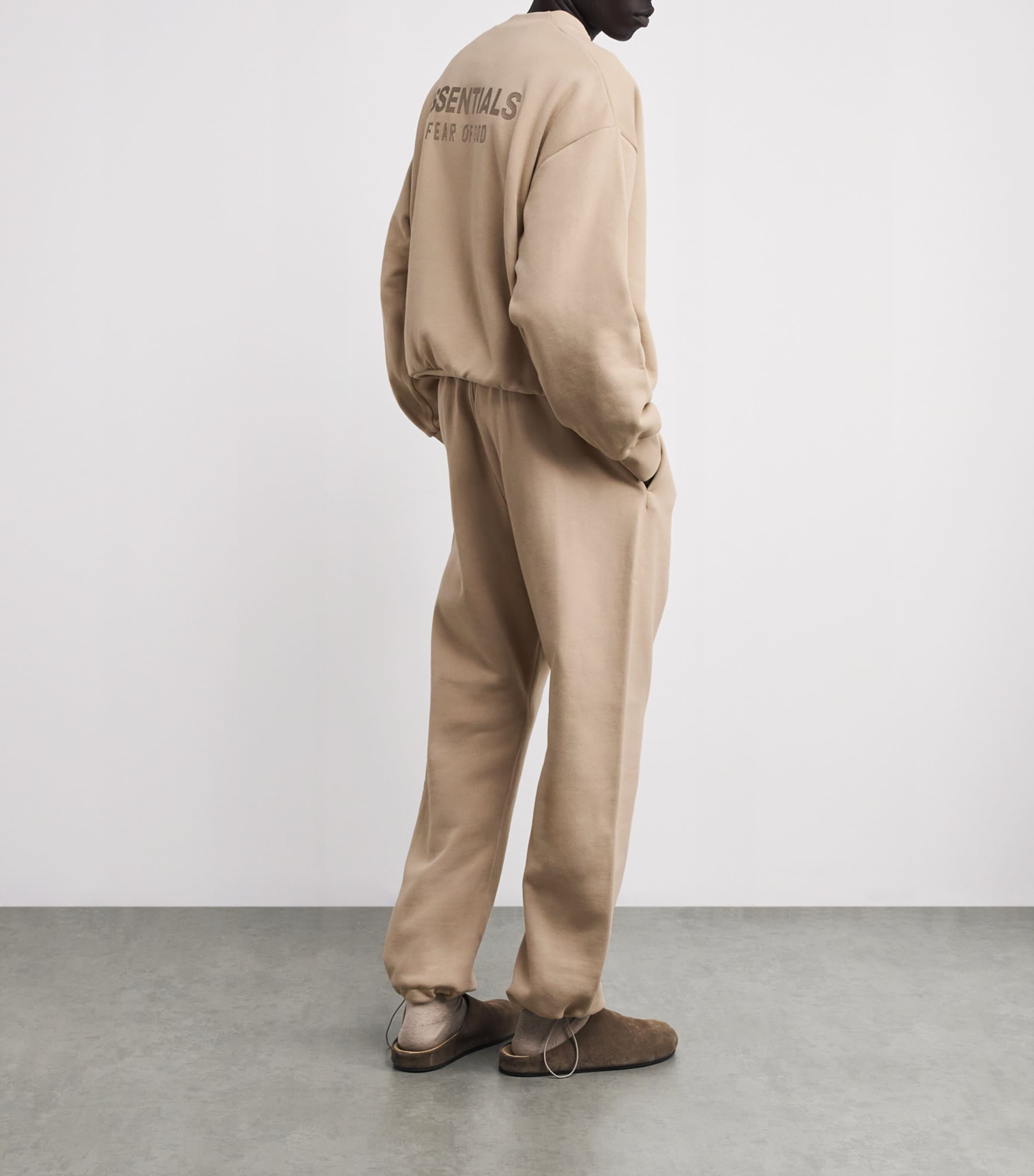 FEAR OF GOD ESSENTIALS Mens Cotton-Blend Back Logo Sweatshirt Timber Image 2