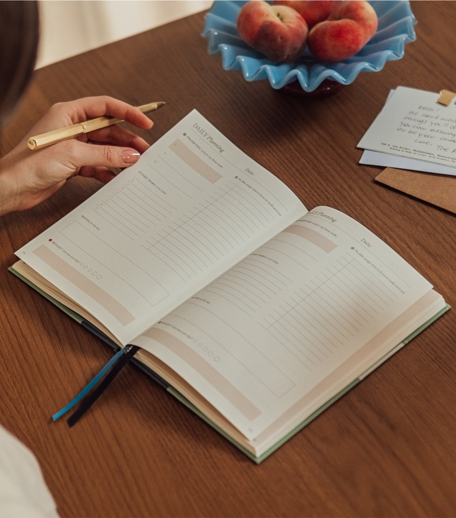 Papier Serif Productivity Planner Green Image 4