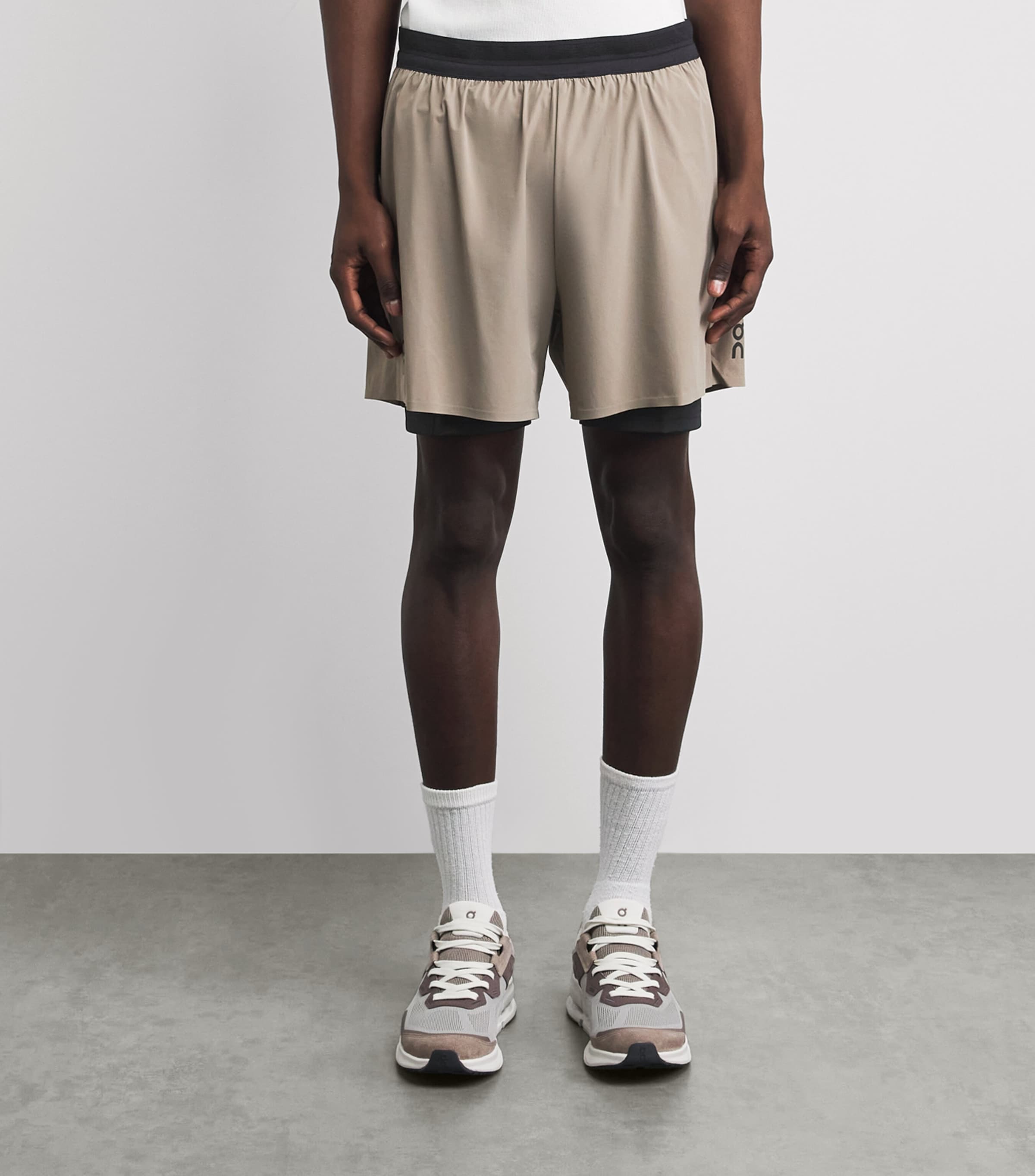 On Mens 2-in-1 Performance Shorts Cinder | Black Image 4
