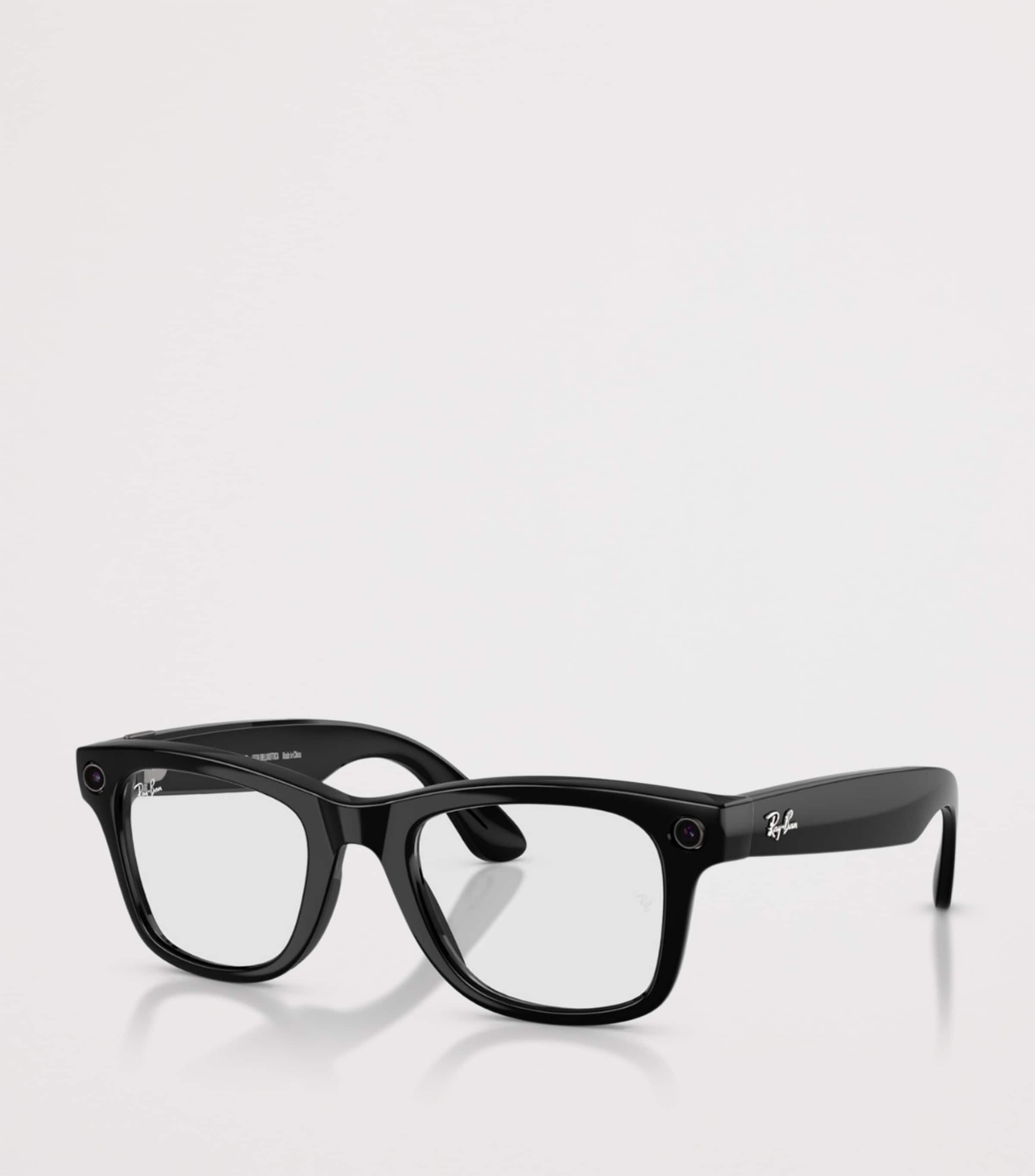 Ray-Ban Meta Wayfarer AI Sunglasses Image 2