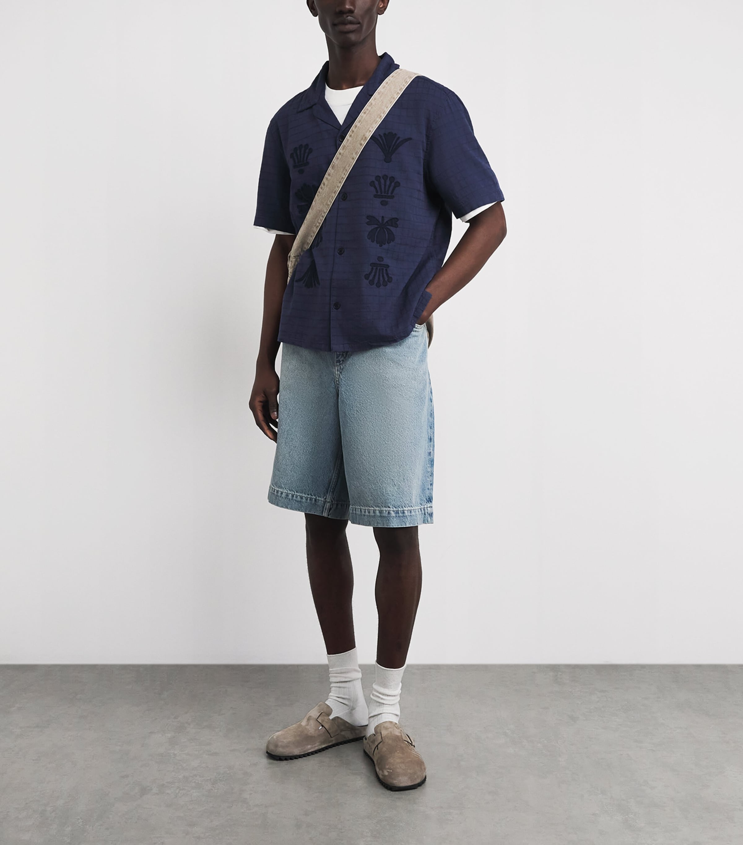 Wax London Mens Embroidered Curzon Shirt Navy Image 2
