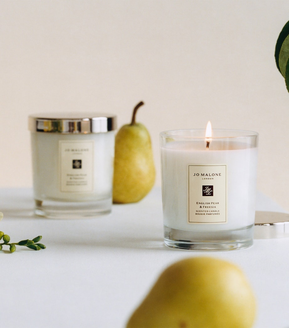 English Pear & Freesia Classic Candle (200g) NO COLOUR Image 4