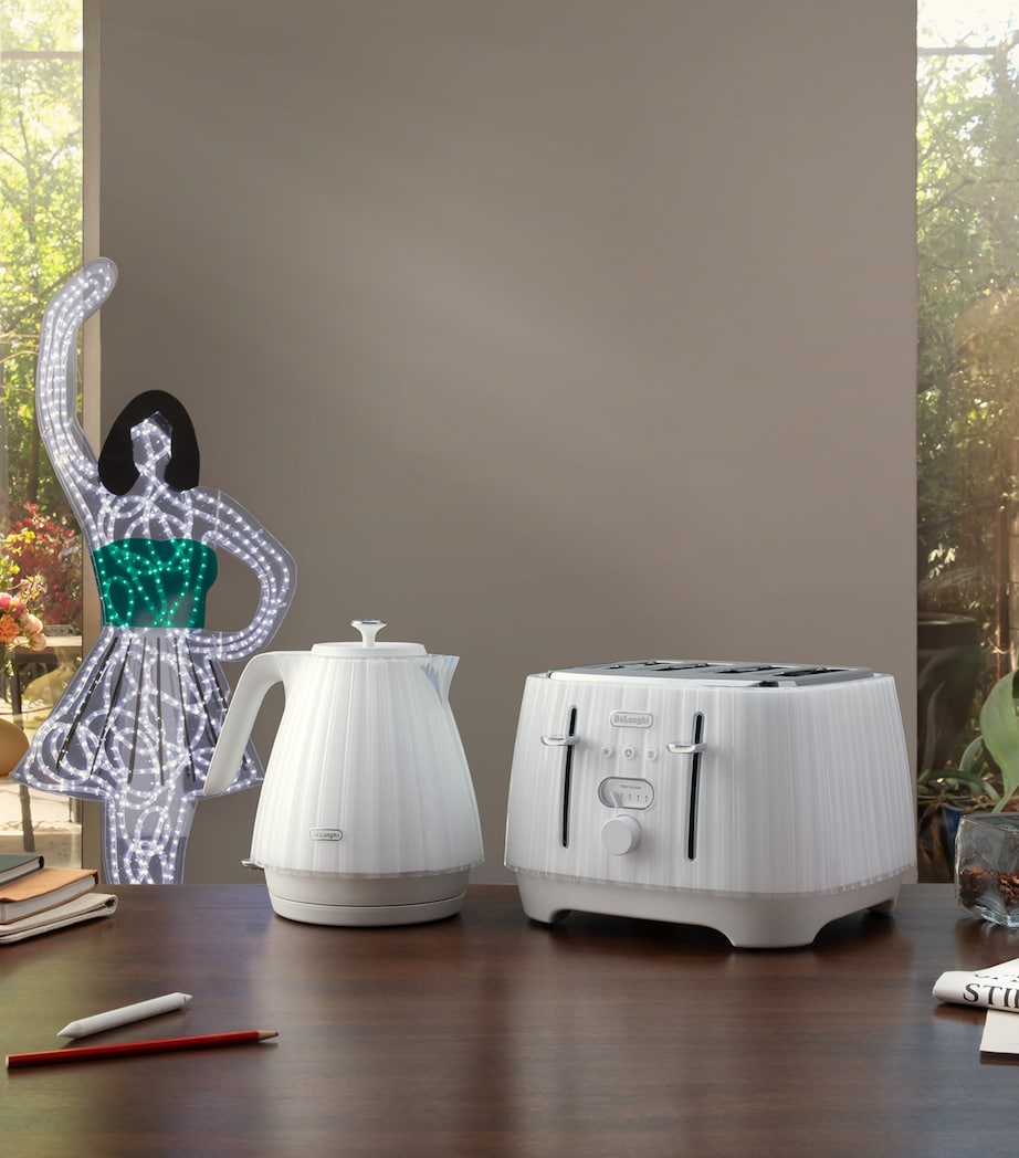 Ballerina Kettle WHITE Image 4