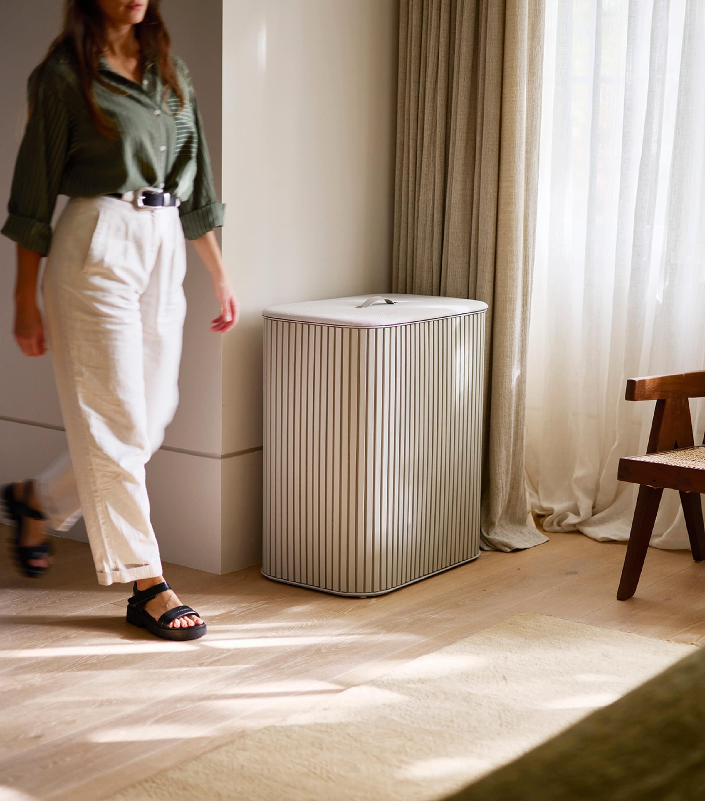 Tota Luxe Laundry Basket (90L) ECRU Image 2