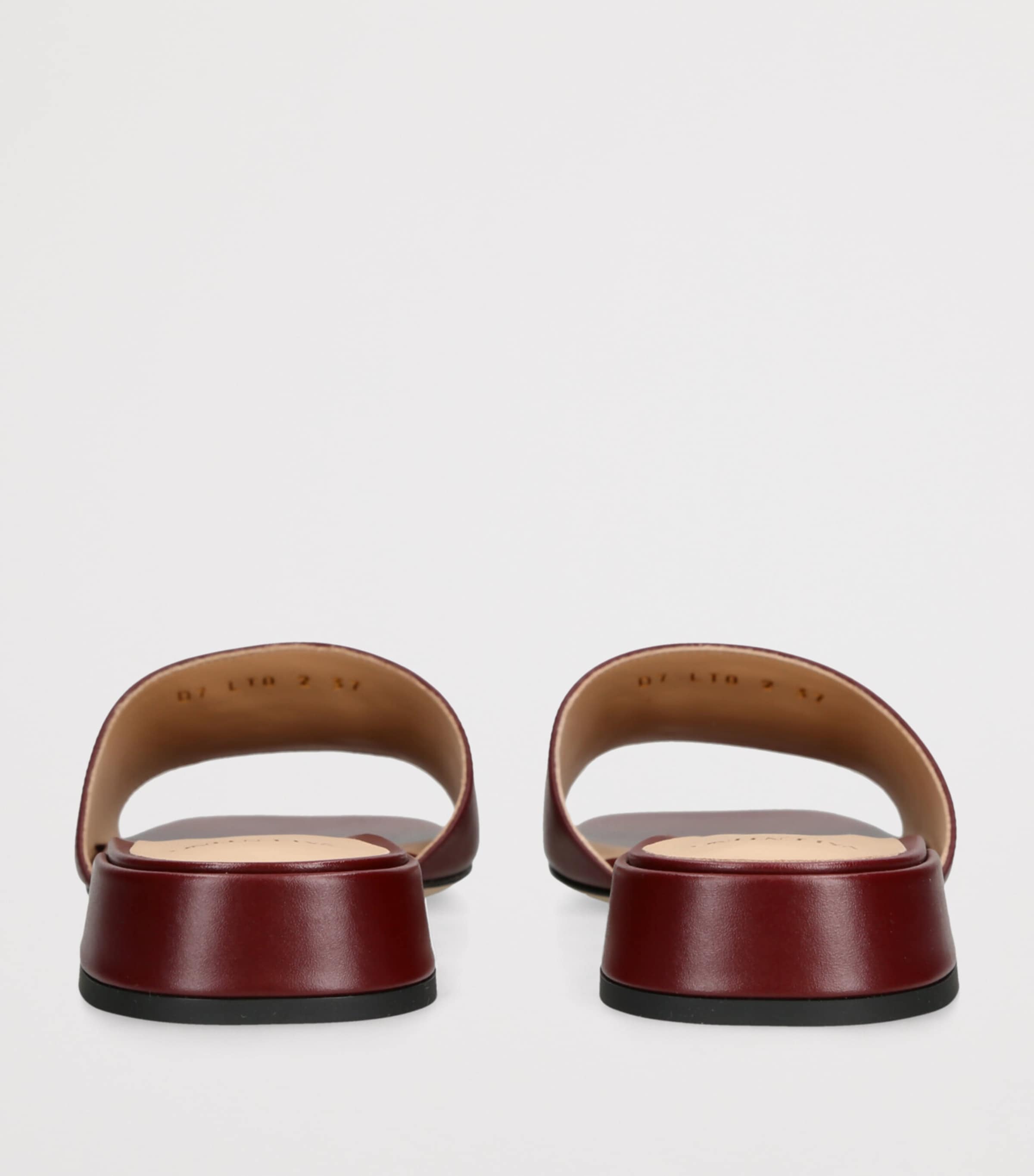 【関税&送料込】Valentino Garavani Brown Leather Vlogo Brace Valentino Garavani Brown Leather Vlogo Bracelet | italist