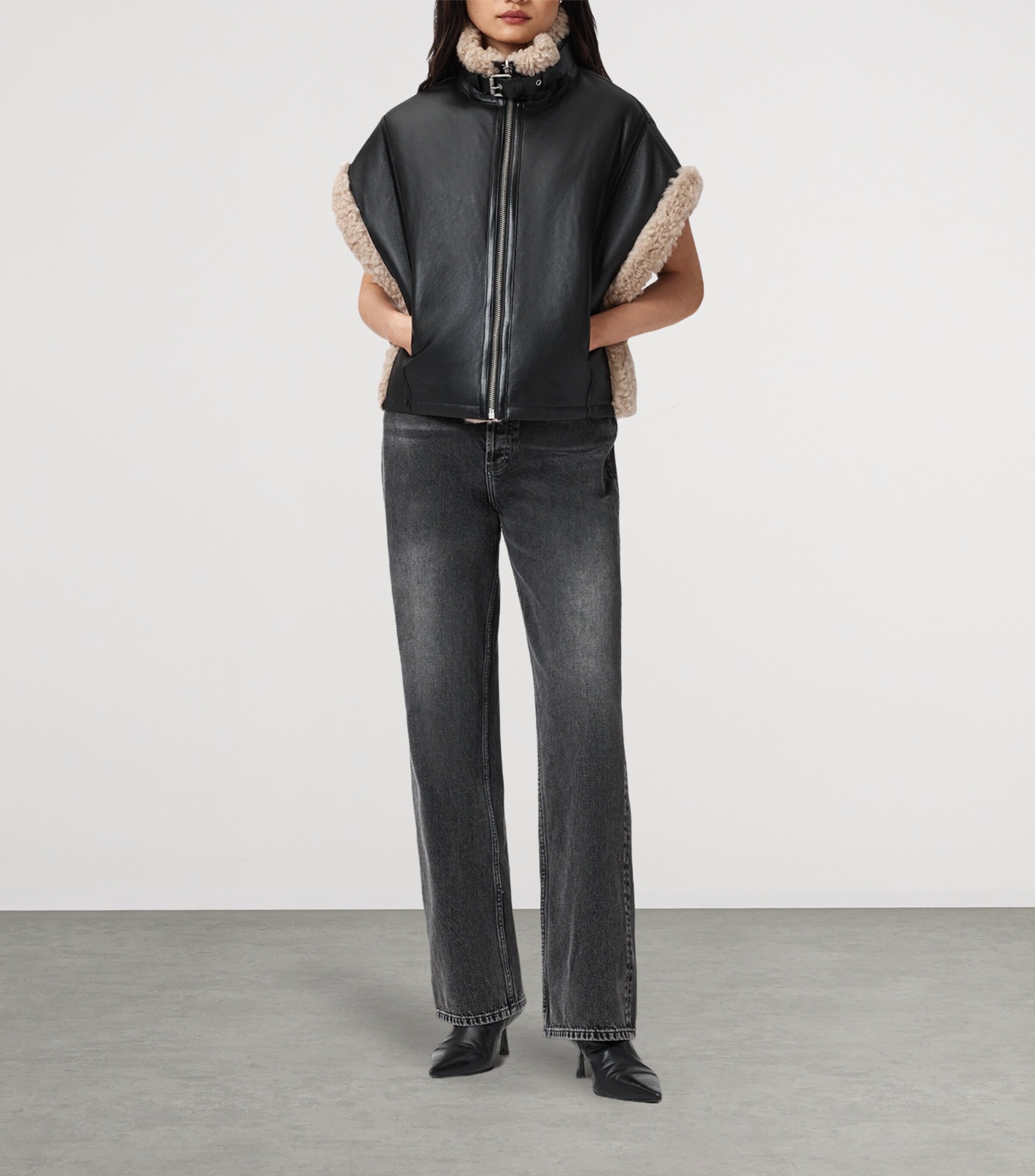 Reversible Shearling Marlin Gilet BLACK/NATURAL Image 2