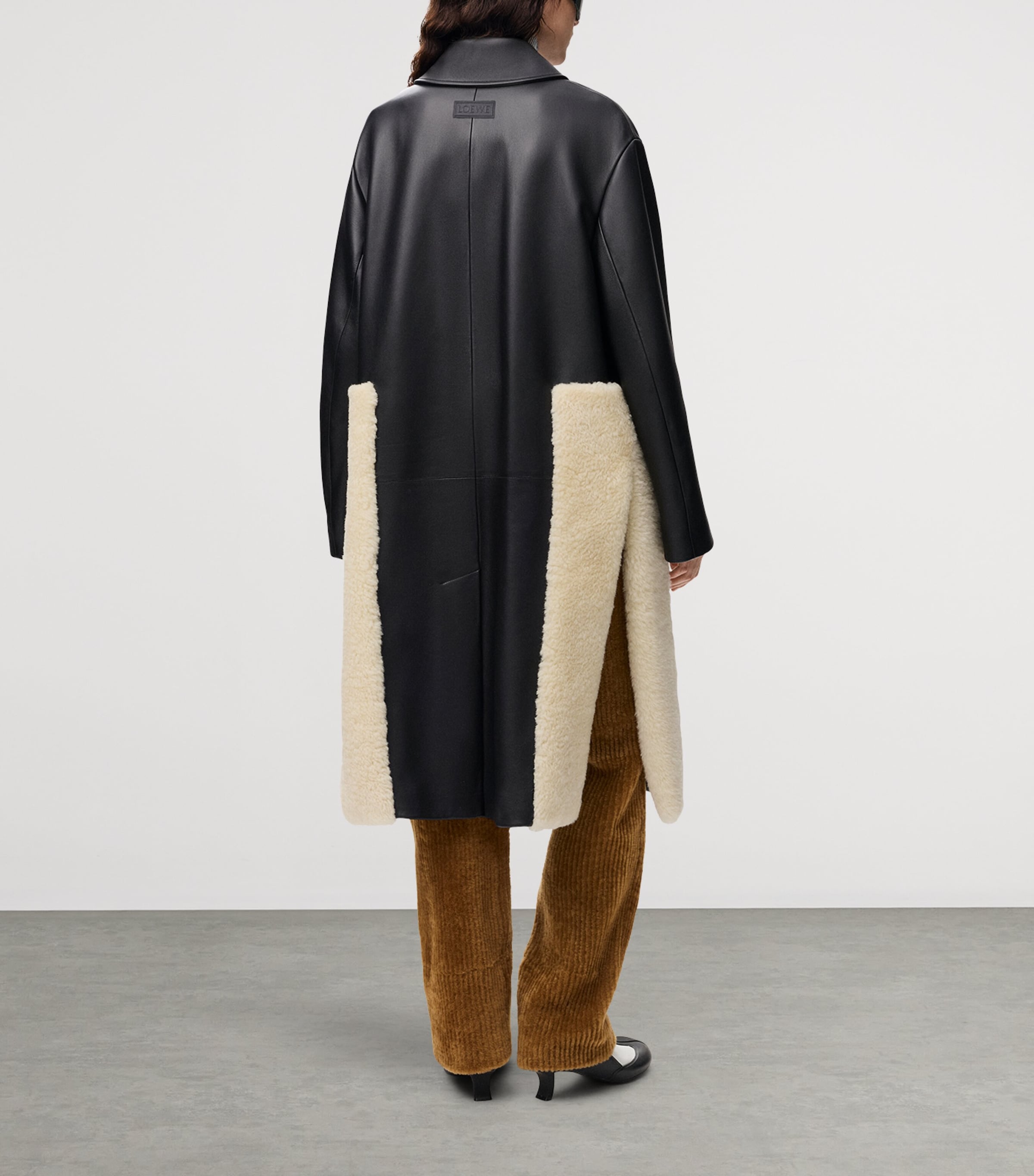 LOEWE Womens Nappa Lambskin Shearling-Trim Coat Black Image 4