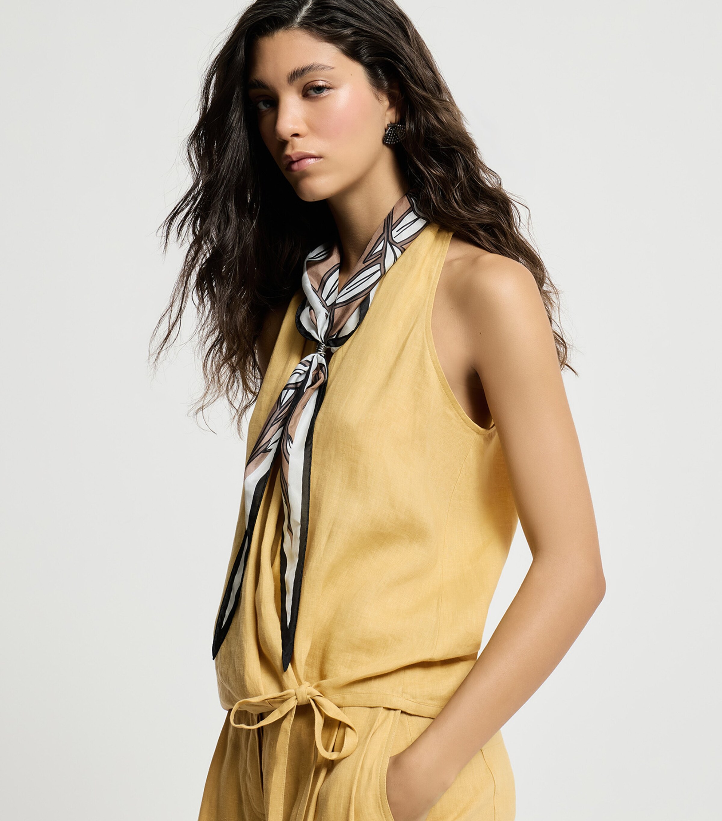 Brunello Cucinelli Womens Linen Wrap Sleeveless Top Cream Image 2