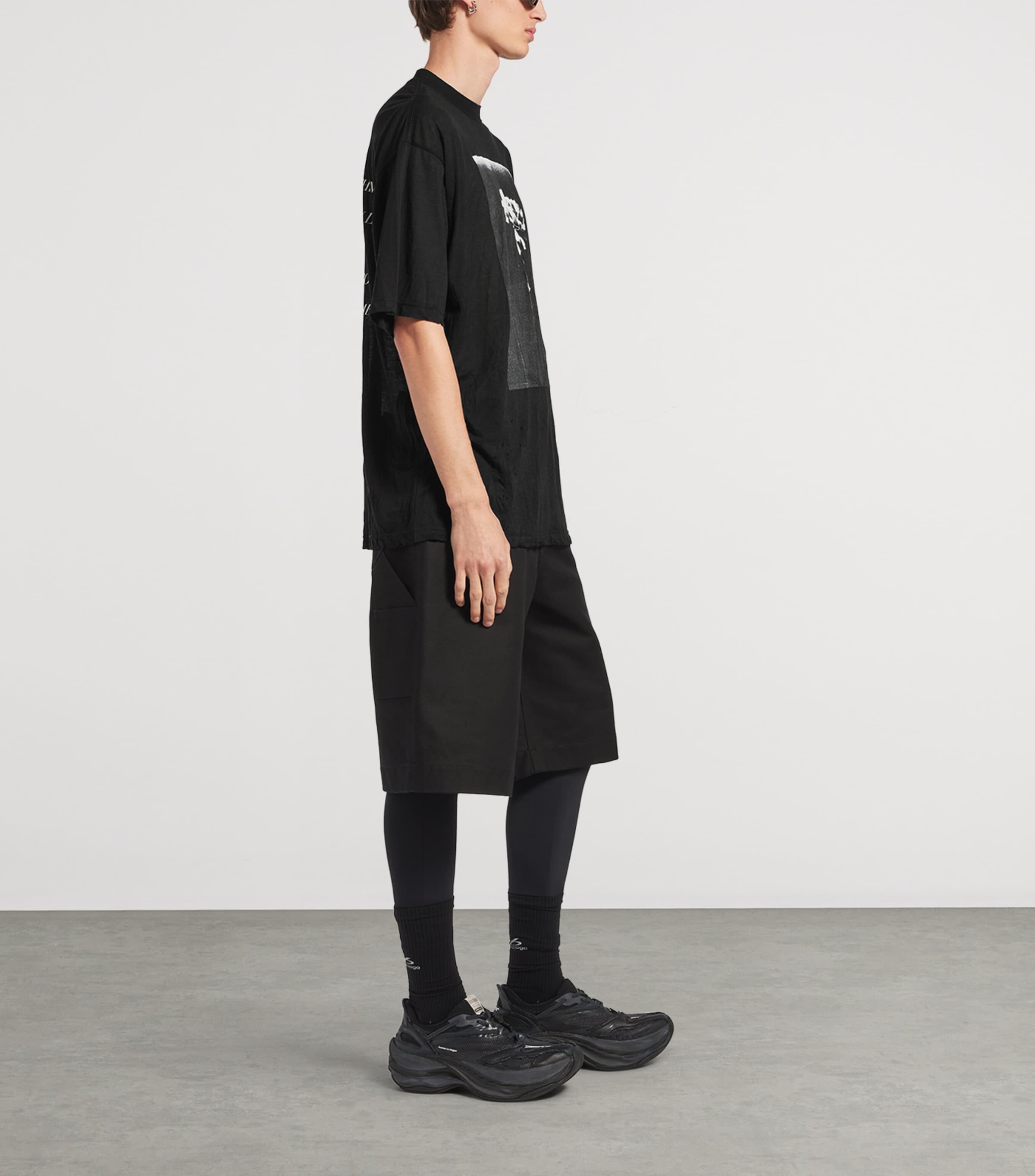 Balenciaga Mens Graphic Print T-Shirt Image 4
