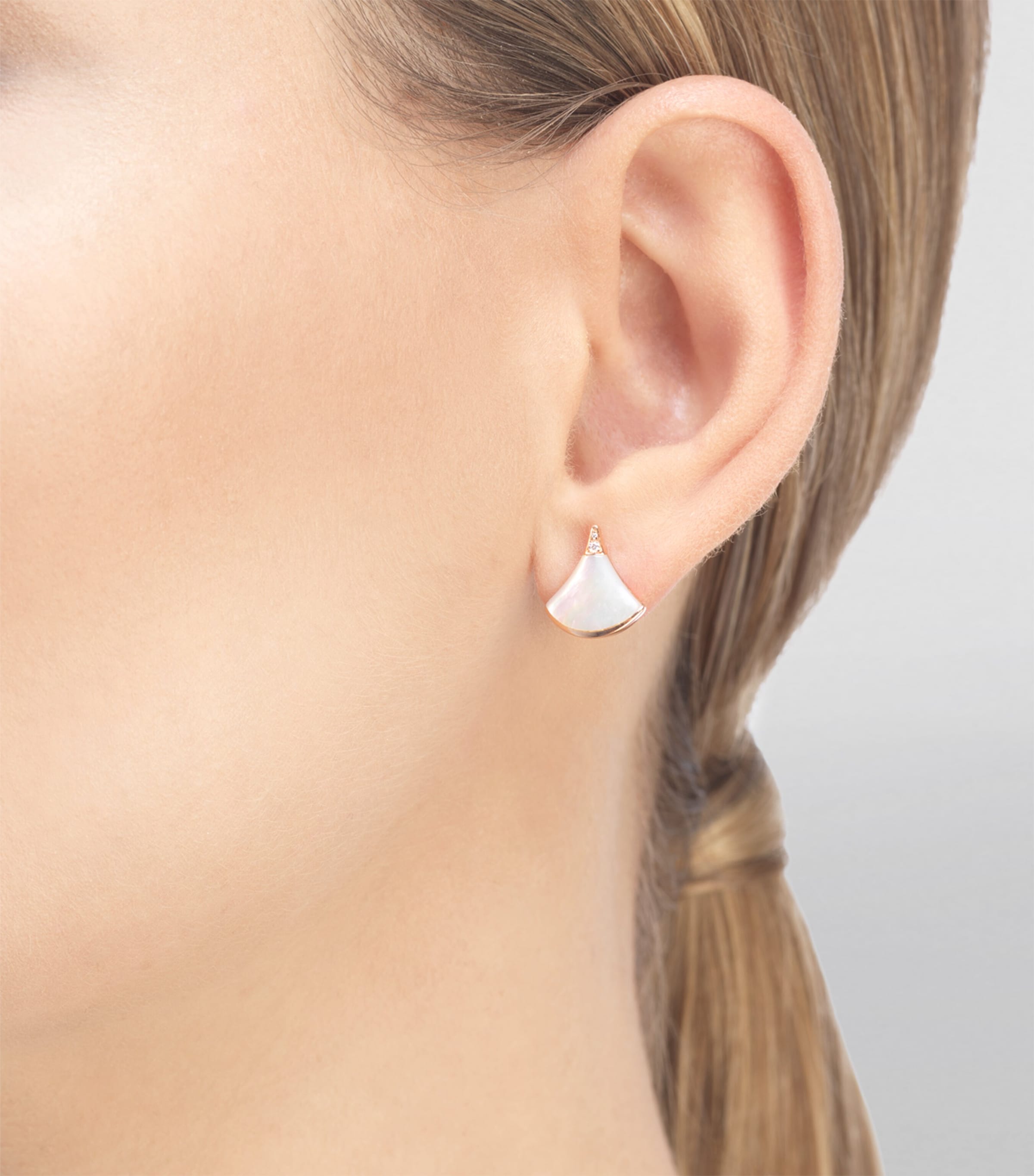 Bvlgari Rose Gold, Diamond and Mother-of-Pearl Divas' Dream Earrings Pink Gold Image 4