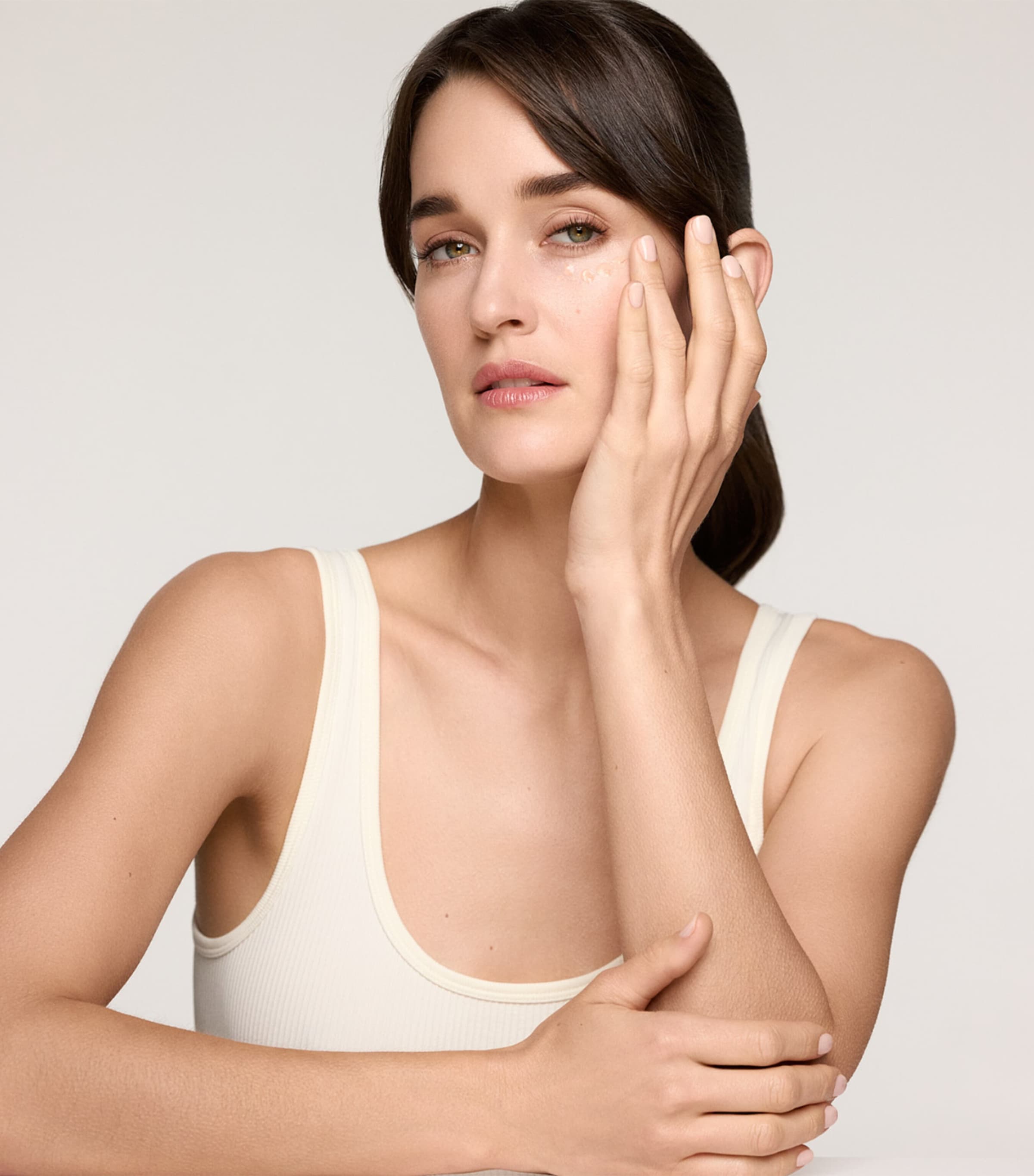 Brightening Eye Cream (15ml) NO COLOUR Image 3