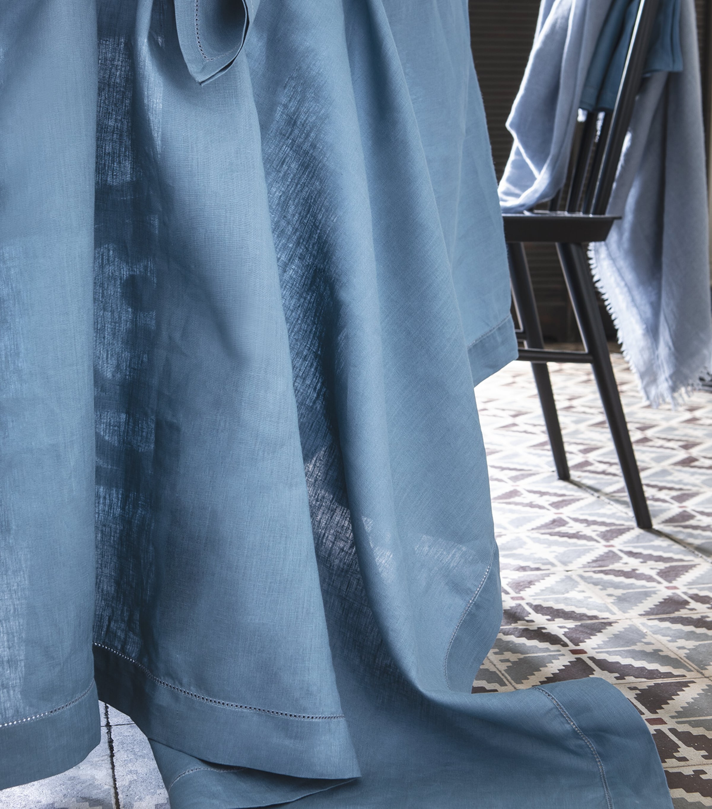 Alexandre Turpault Florence Tablecloth (170cm x 320cm) | Harrods US