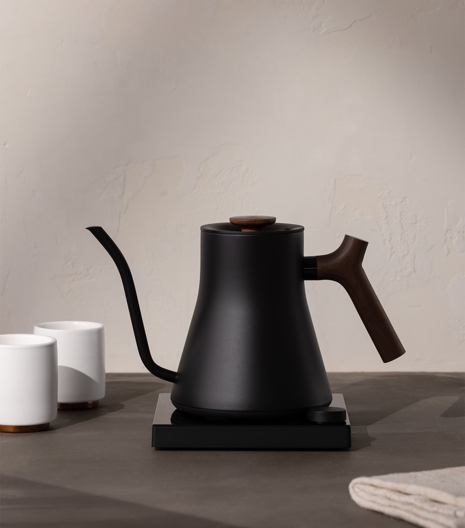 Stagg EKG Pro Electric Kettle MATTE BLACK + WALNUT Image 9