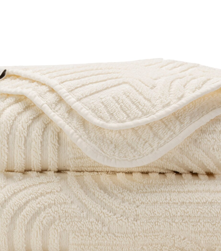 Abyss & Habidecor Egyptian Cotton Olly Bath Towel (70cm x 140cm) Ivory Image 3