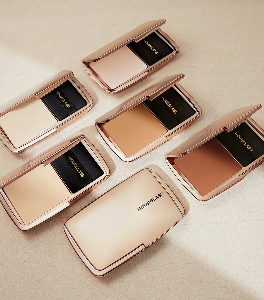 Vanish Airbrush Pressed Powder TRANSLUCENT MEDIUM Image 5