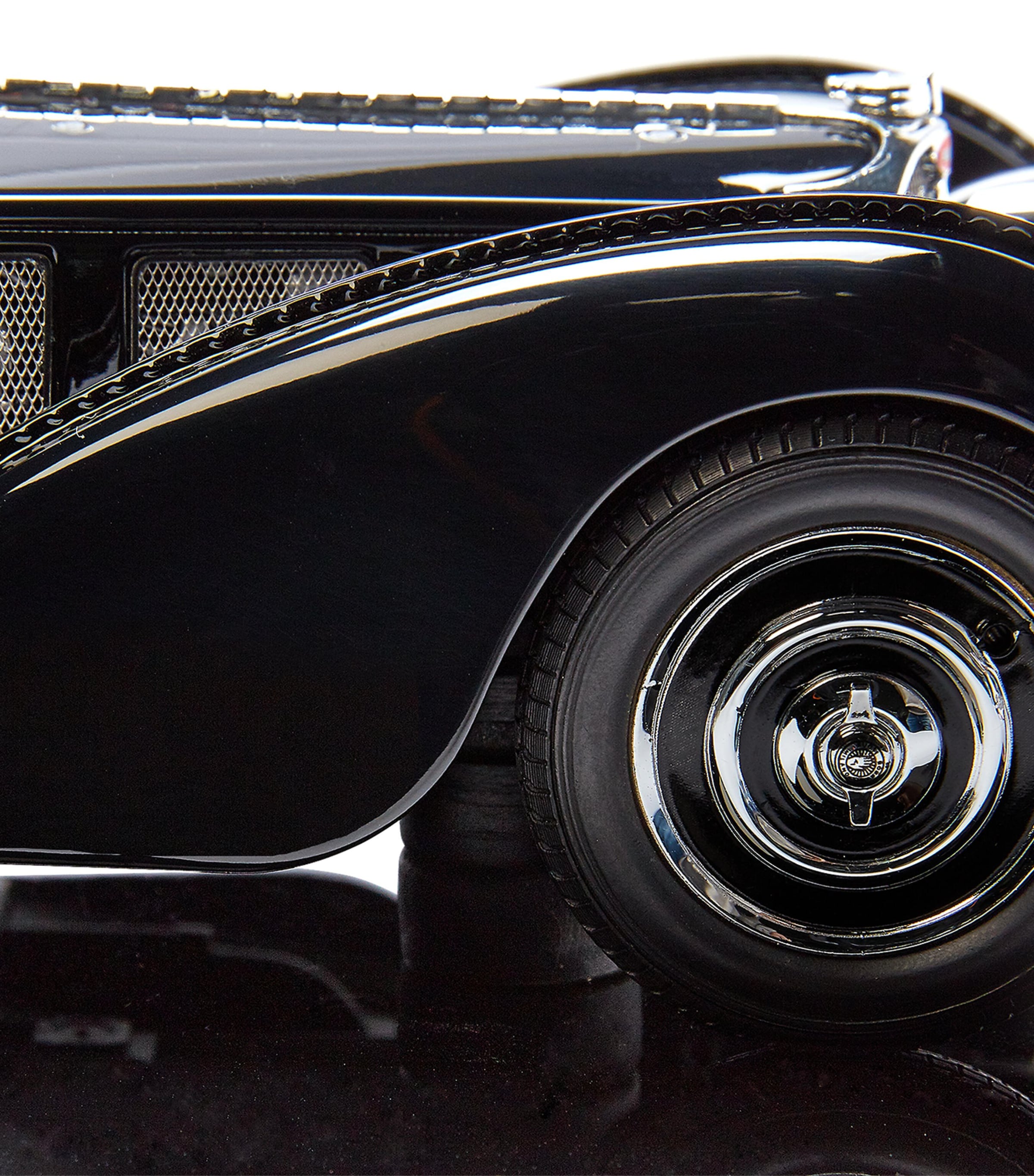 Bugatti 57SC Atlantic Coupe BLACK Image 6