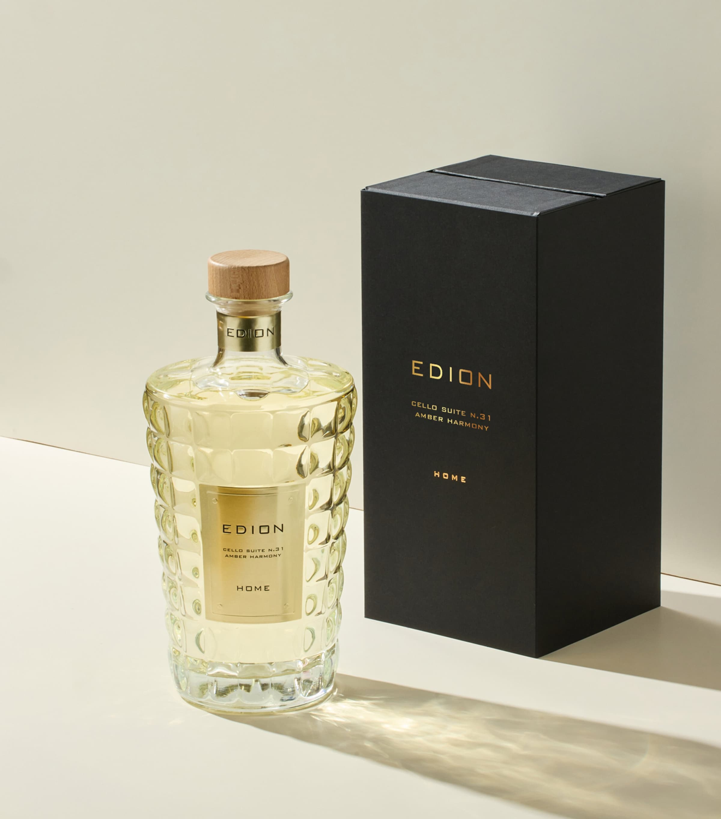 No.31 Cello Suite Amber Harmony Diffuser (3L) CLEAR Image 2