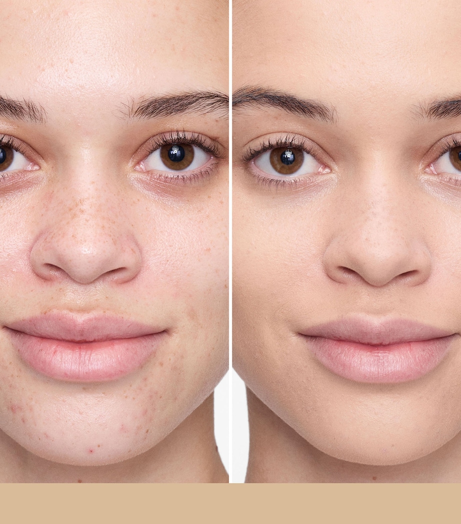 Tinted Moisturiser Blurred Matte SPF 30 1N BIRCH? Image 3