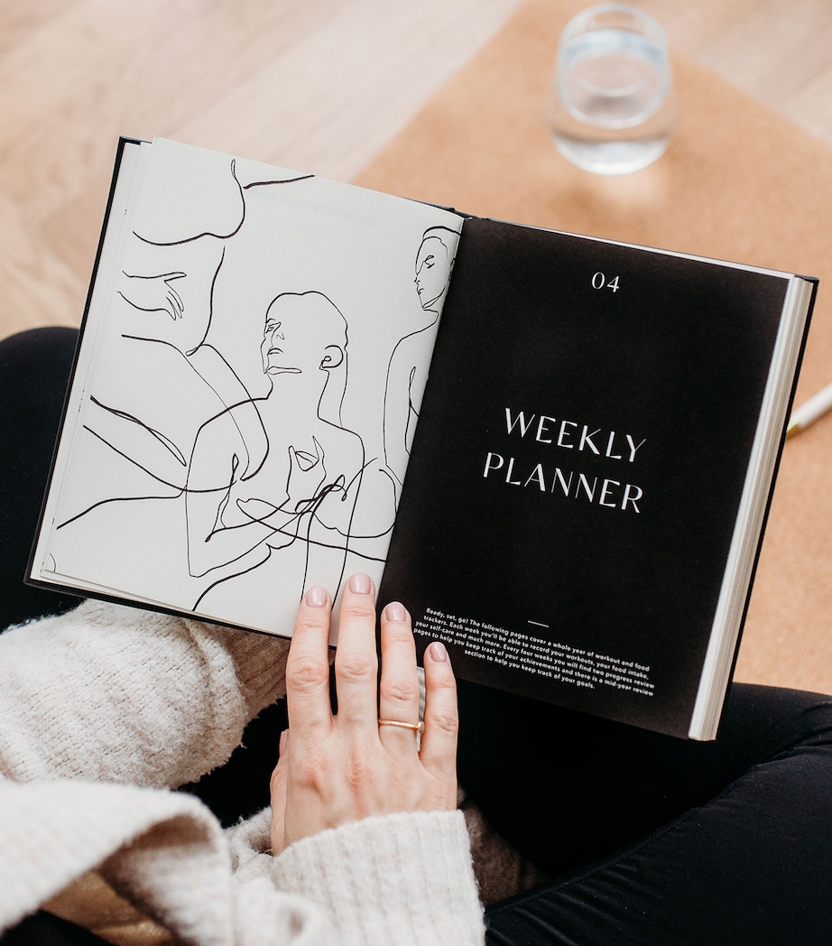 Daily Fitness & Meal Planner GREEN, GOLD Image 5