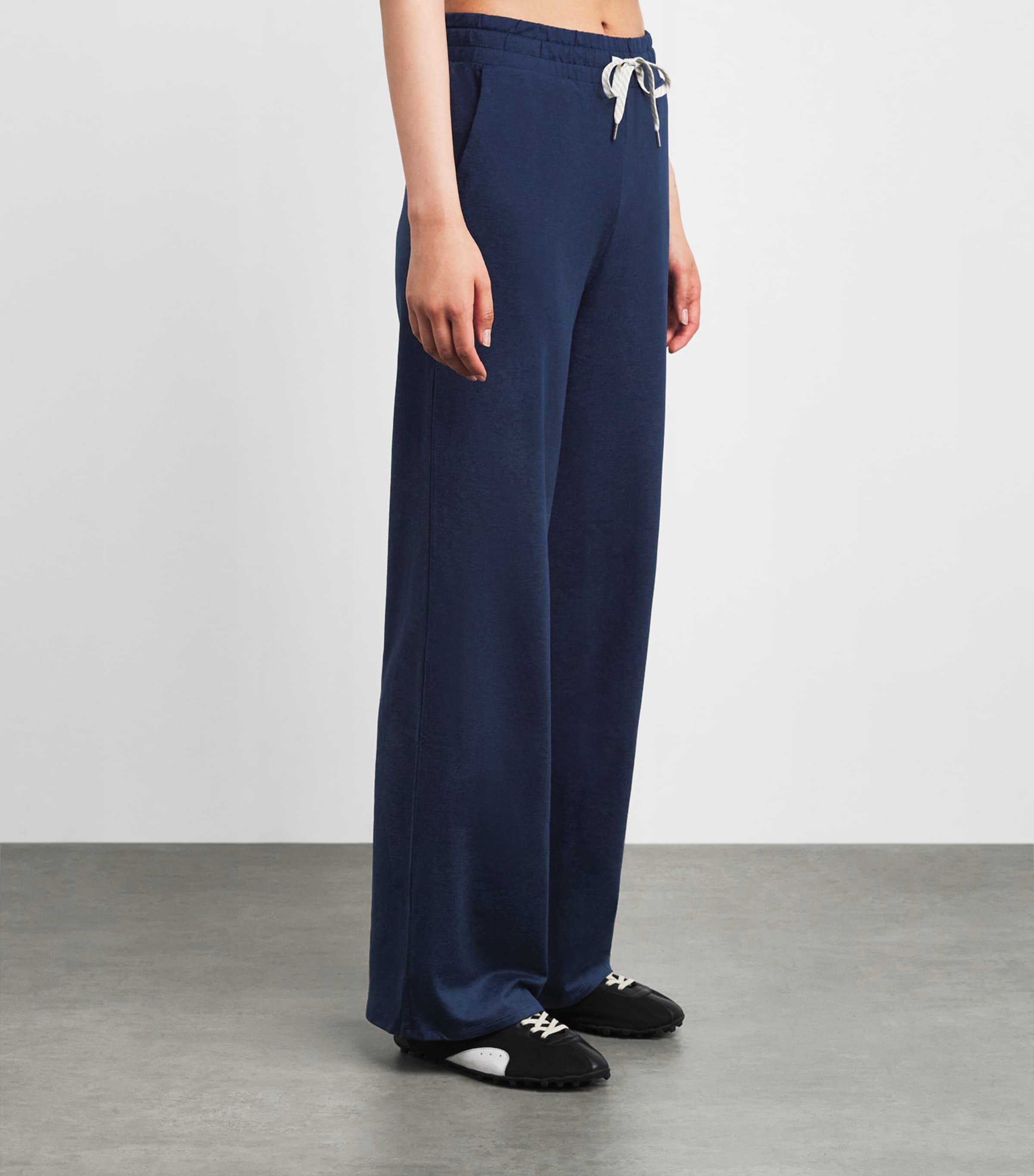 DreamKnit Halo Essentials Sweatpants BTH BLUE COAST Image 3