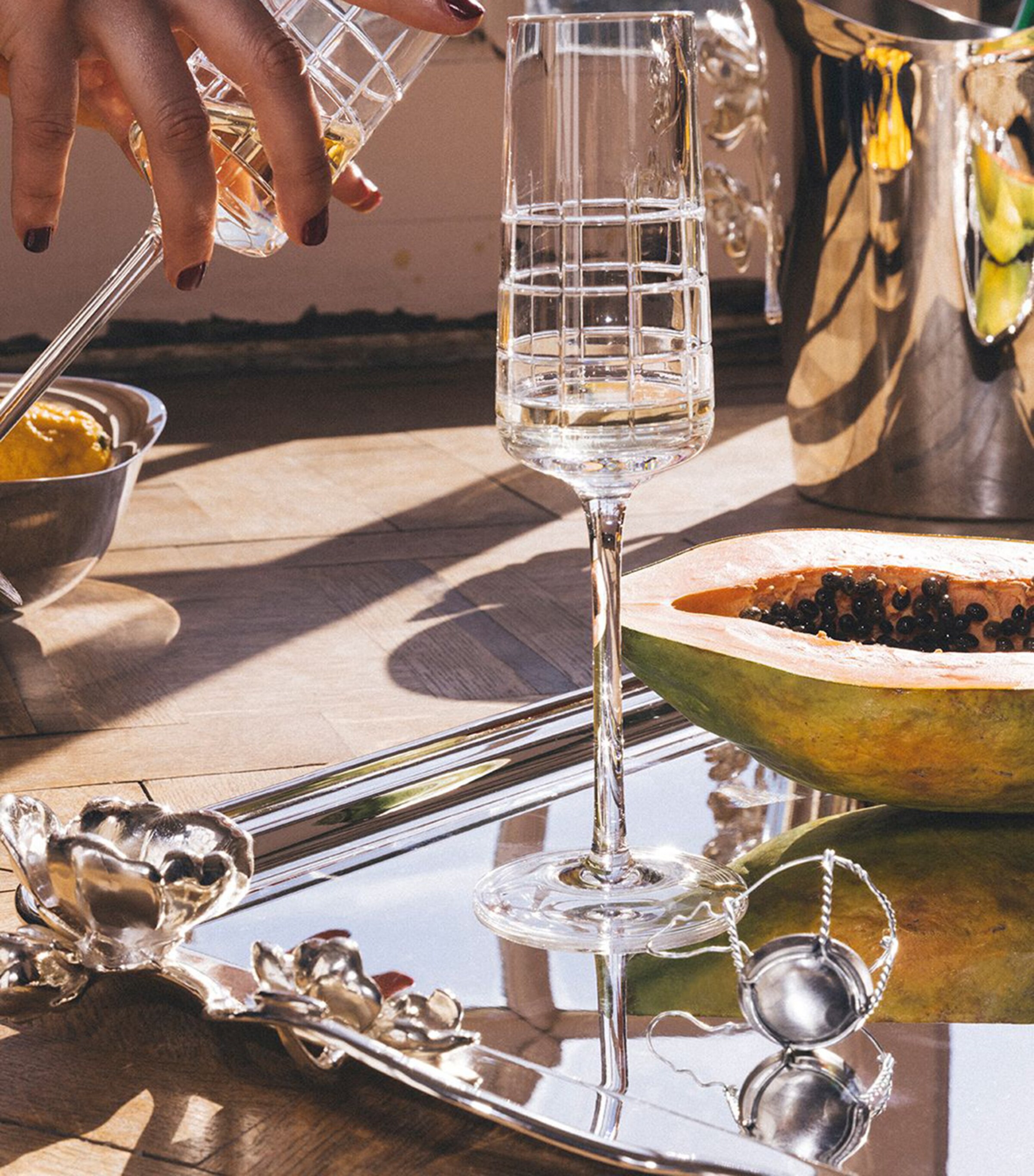 Set of 2 Graphik Crystal Champagne Flutes (170ml) SILVER Image 2