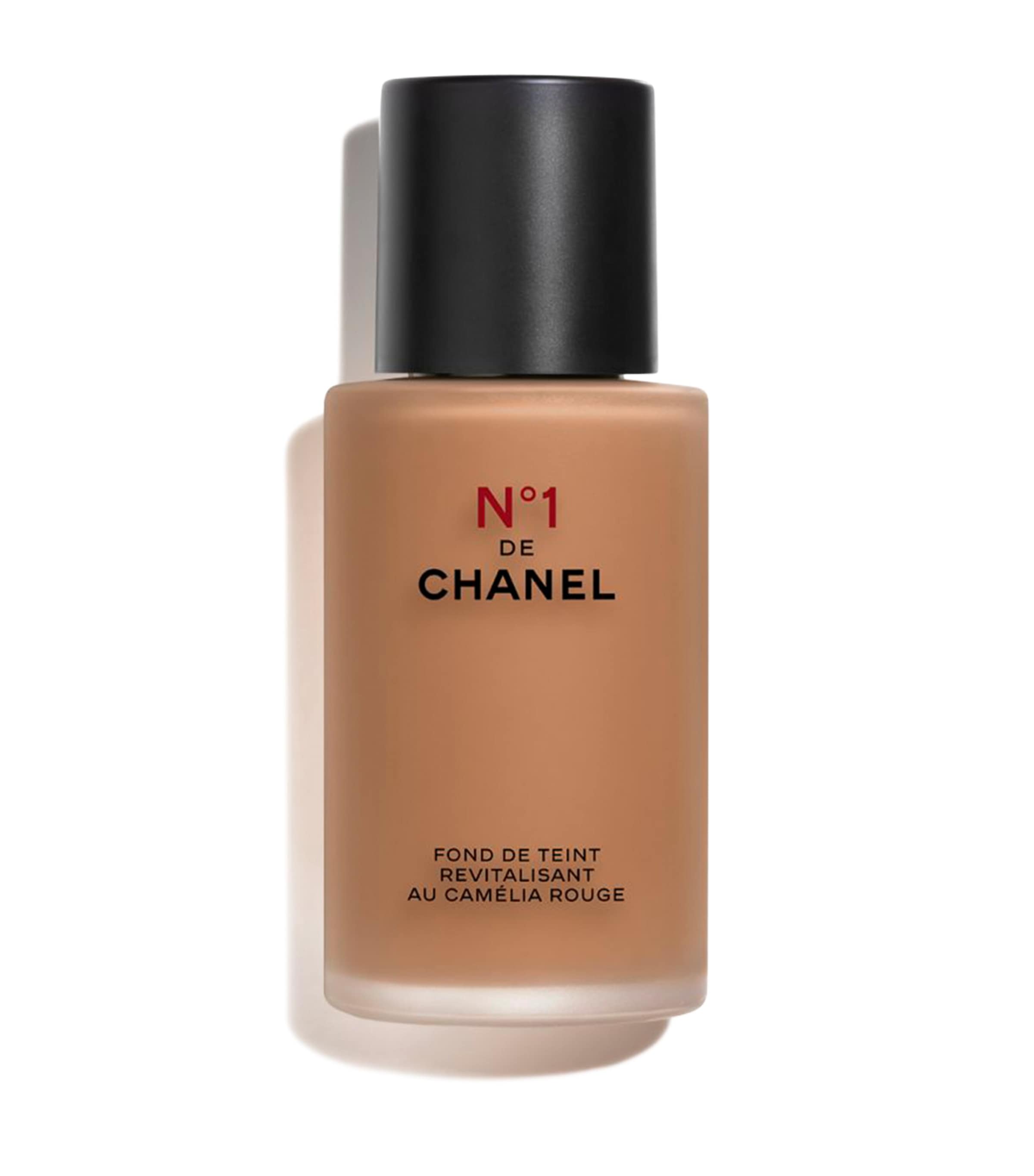 Chanel N°1 De Revitalizing Foundation In Nude