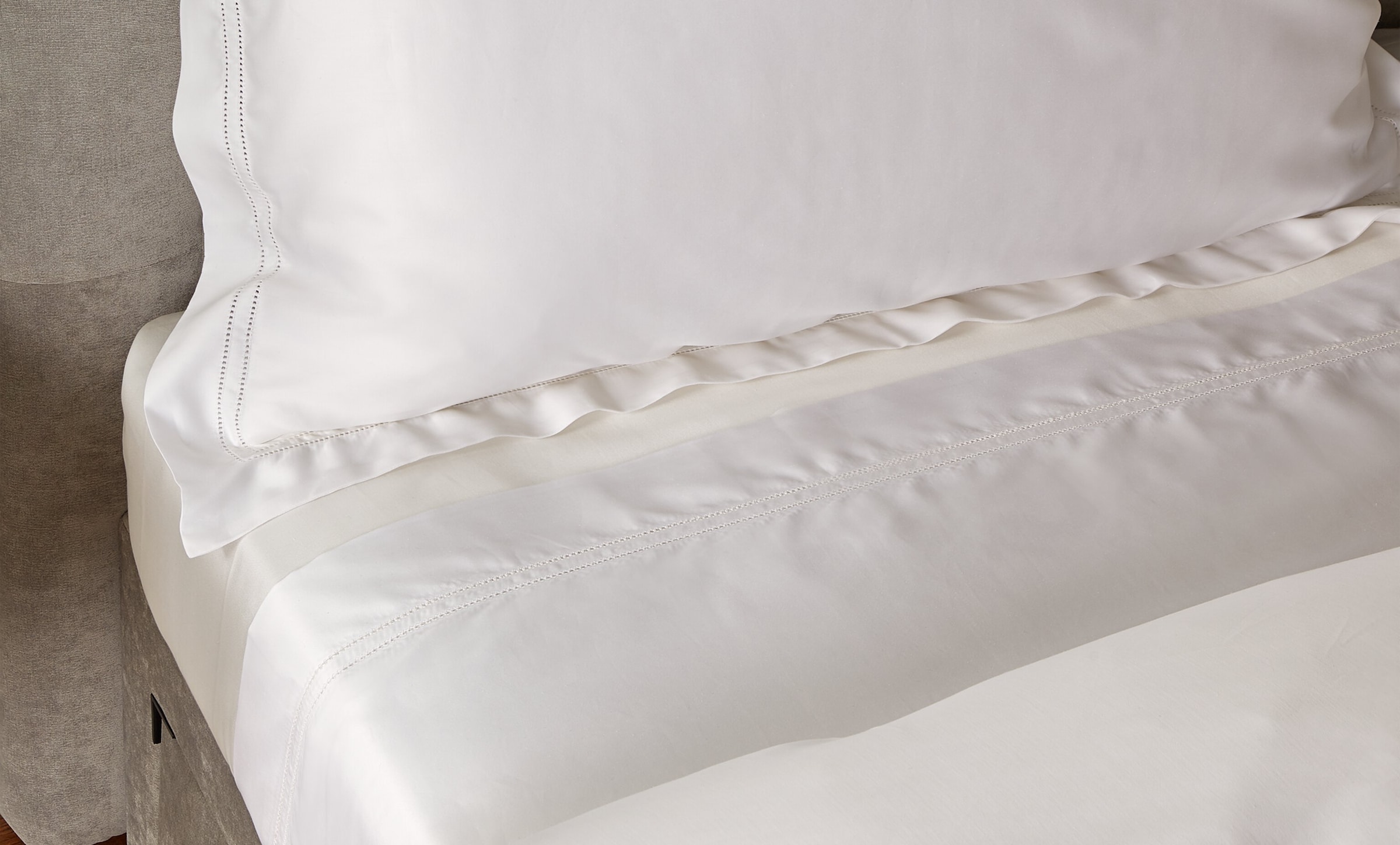 Silk Cotton King Duvet Cover Set (230cm x 220cm) WHITE Image 2