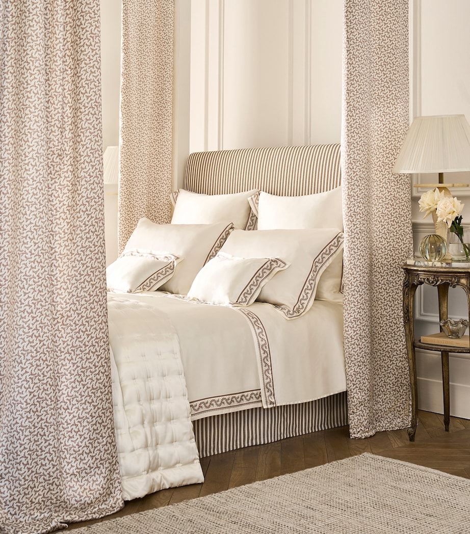 Gingerlily Silk Fern Vine Super King Duvet Cover (260cm x 220cm) Mocha/ivory Image 3