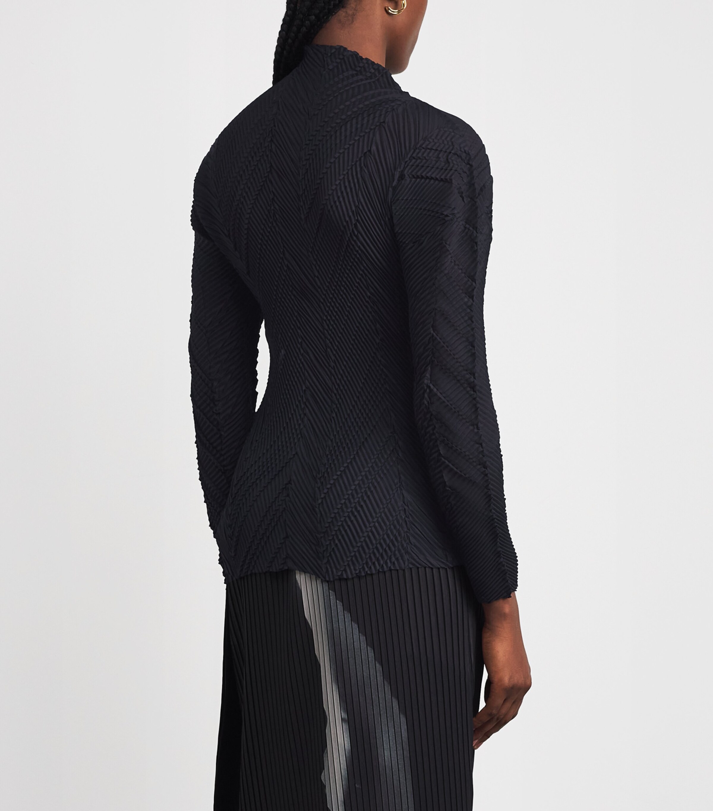 Issey Miyake Black Zigzag Pleats High-Neck Top | Harrods US