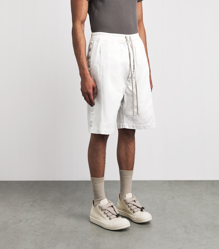 Rick Owens Mens Cotton Pusher Wide-Leg Shorts Milk Wash Image 4