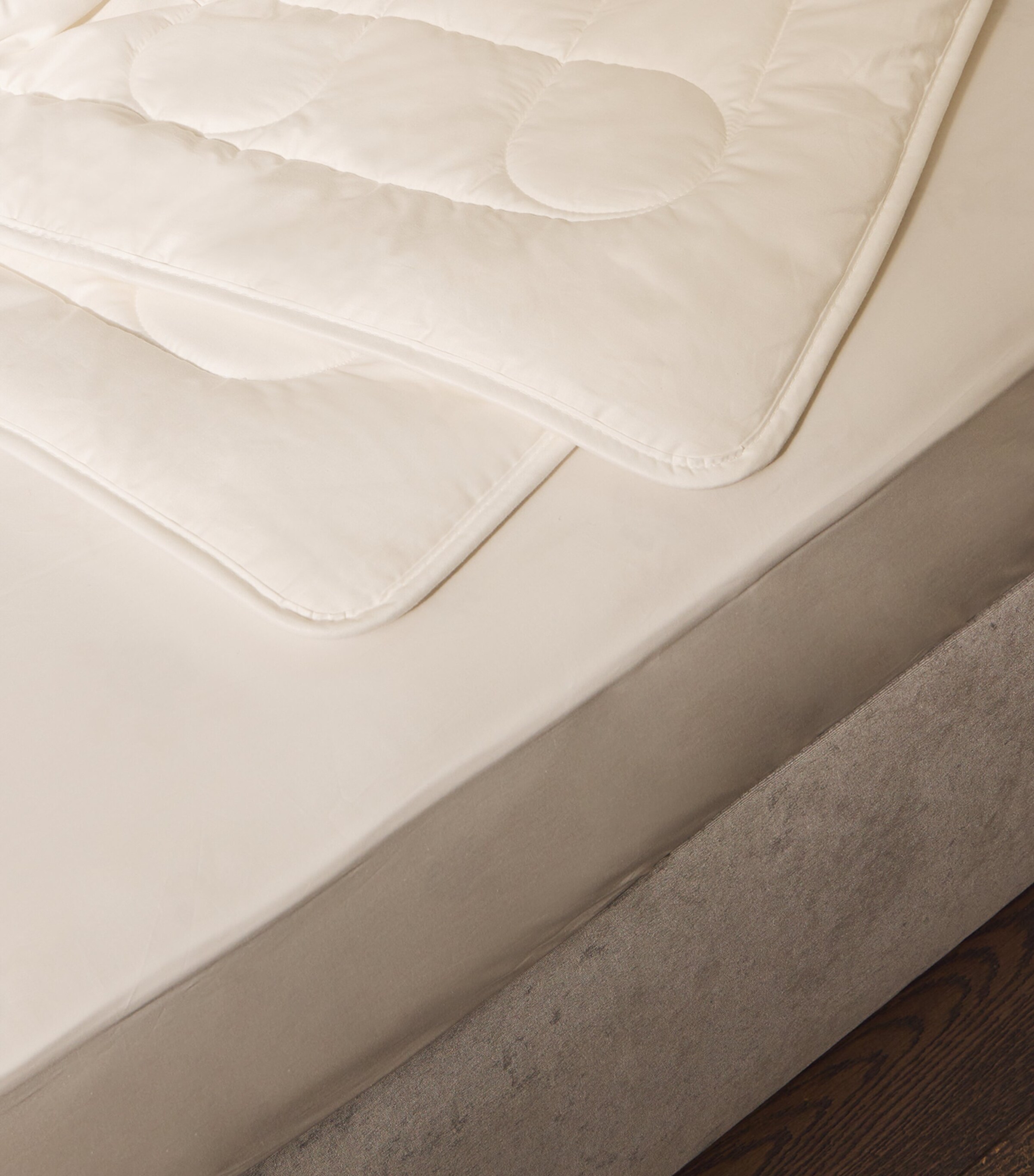 Eco Control Emperor Protector (215cm x 215cm) WHITE Image 4