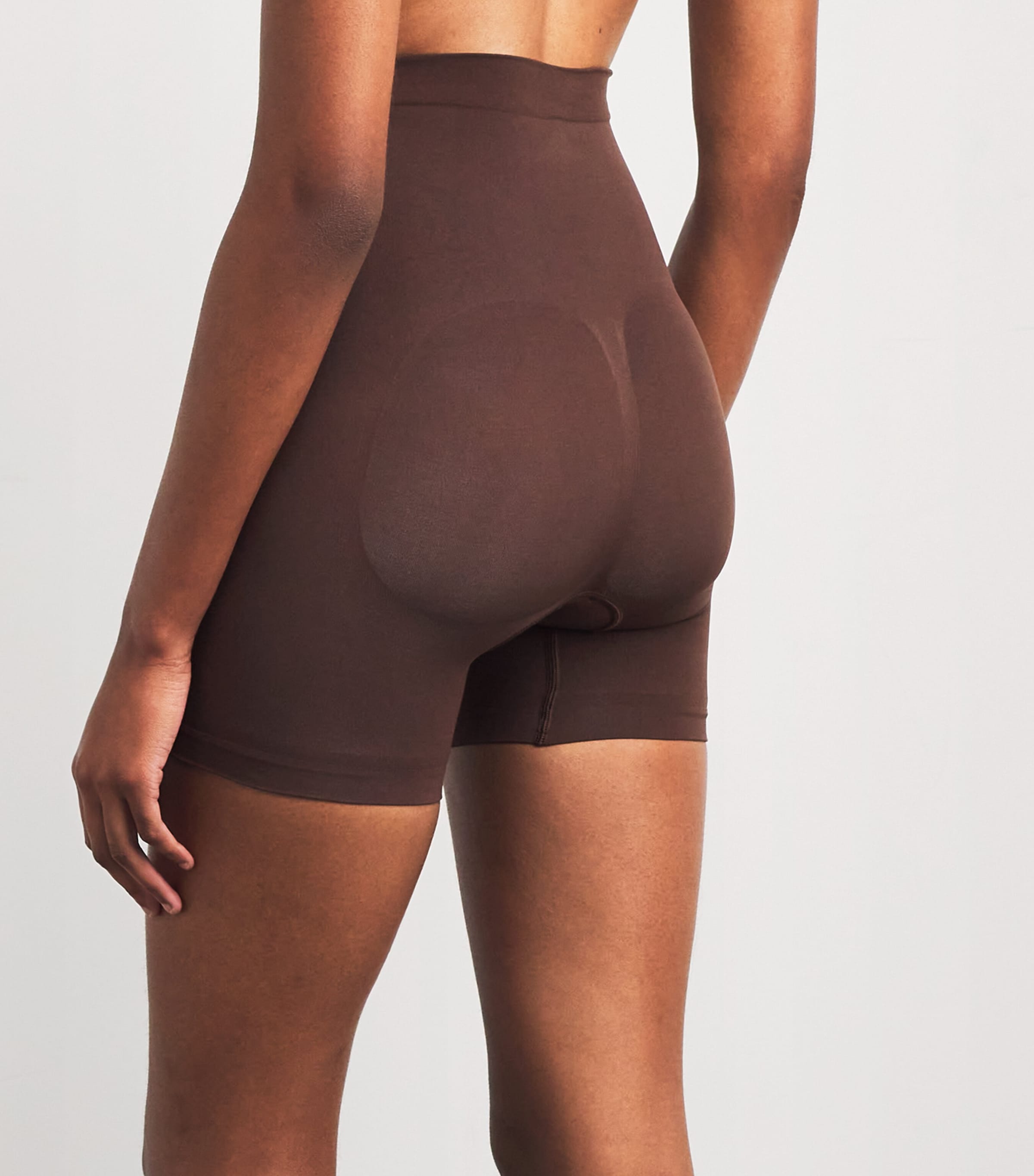 Skims Brown Seamless Sculpt Mid-Thigh Shorts | Harrods UK Skims Brown Seamless Sculpt Mid-Thigh Shorts | Harrods UK