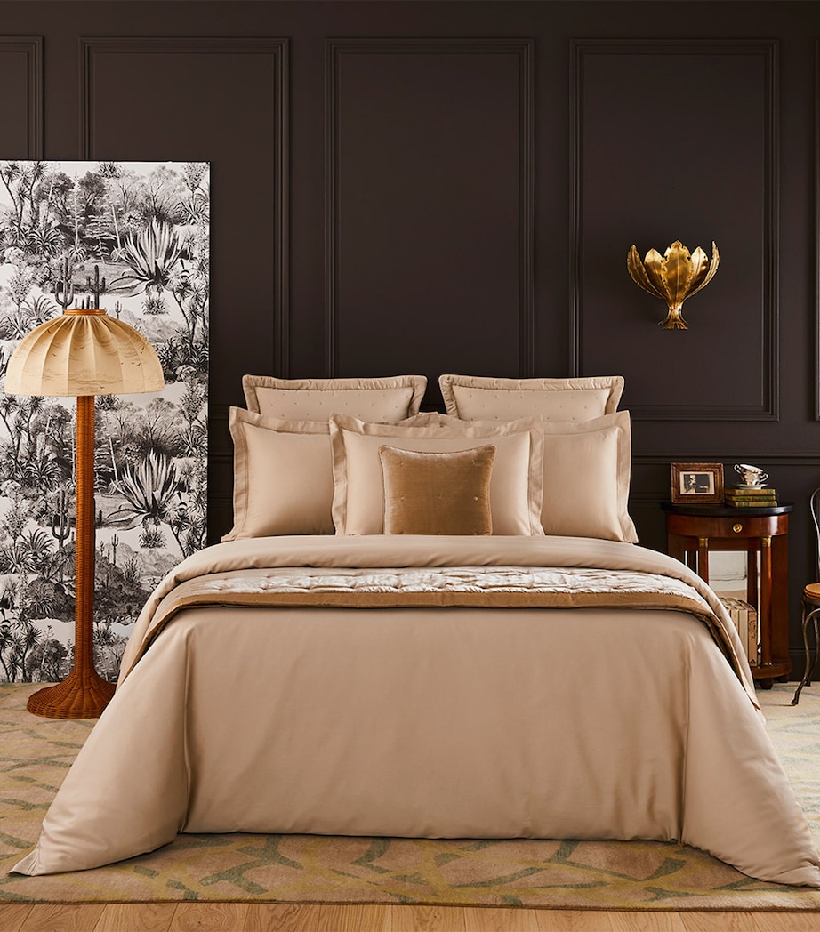 Yves Delorme Triomphe Super King Fitted Sheet (180cm x 200cm) Dune Image 1