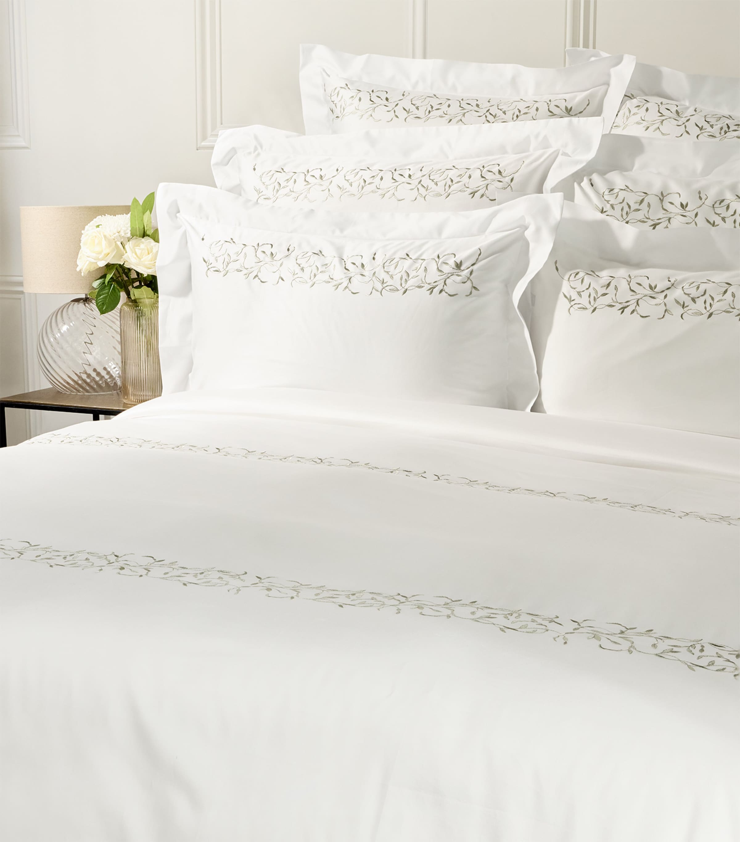 Harrods of London Tresco Embroidered Super King Duvet Cover Set (260cm x 220cm) White/sage Image 2