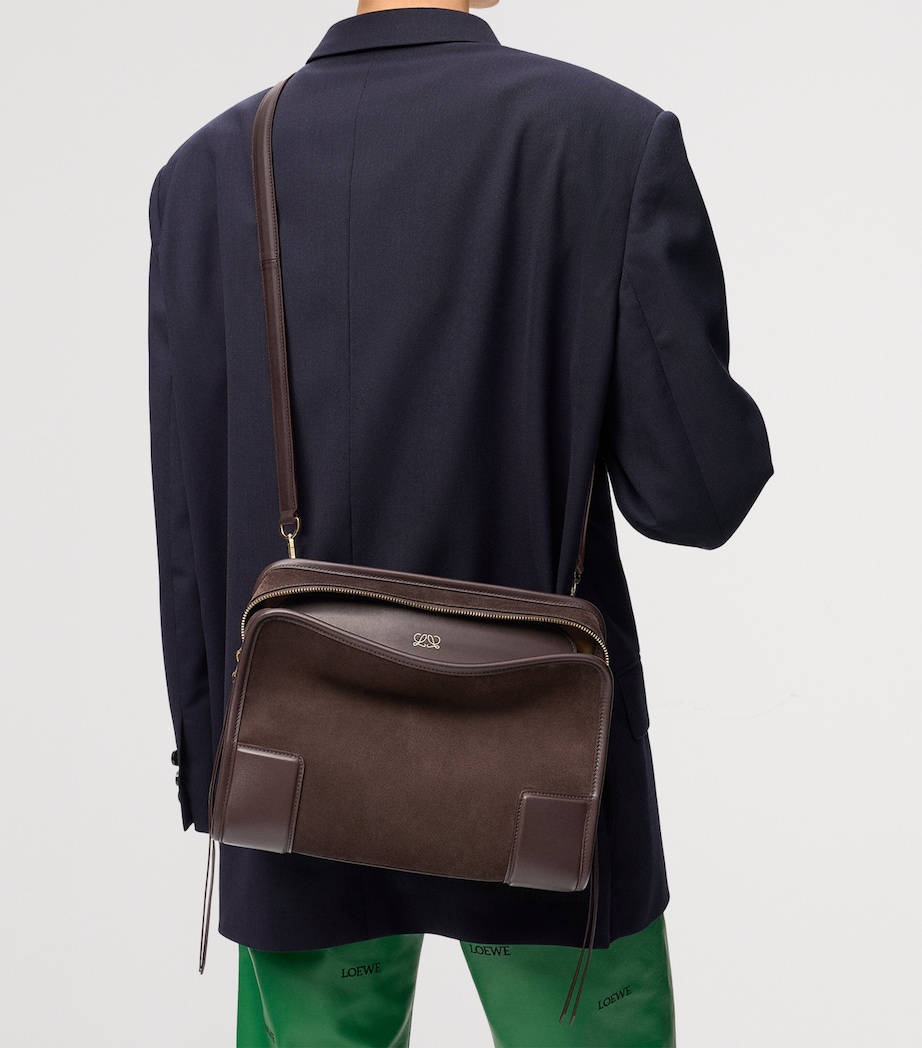 LOEWE Womens Medium Suede Amazona 180 Top-Handle Bag Dark Chestnut Image 3