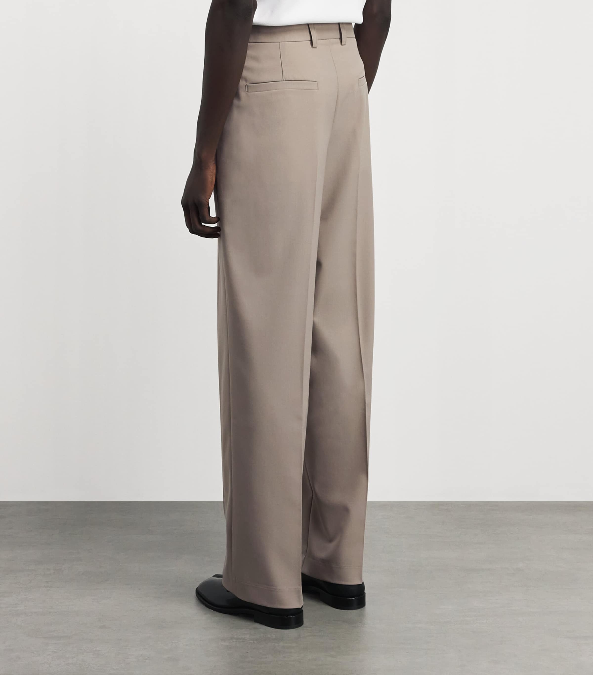 Séfr Mens Javier Wide-Leg Trousers Light Summer Taupe Image 5
