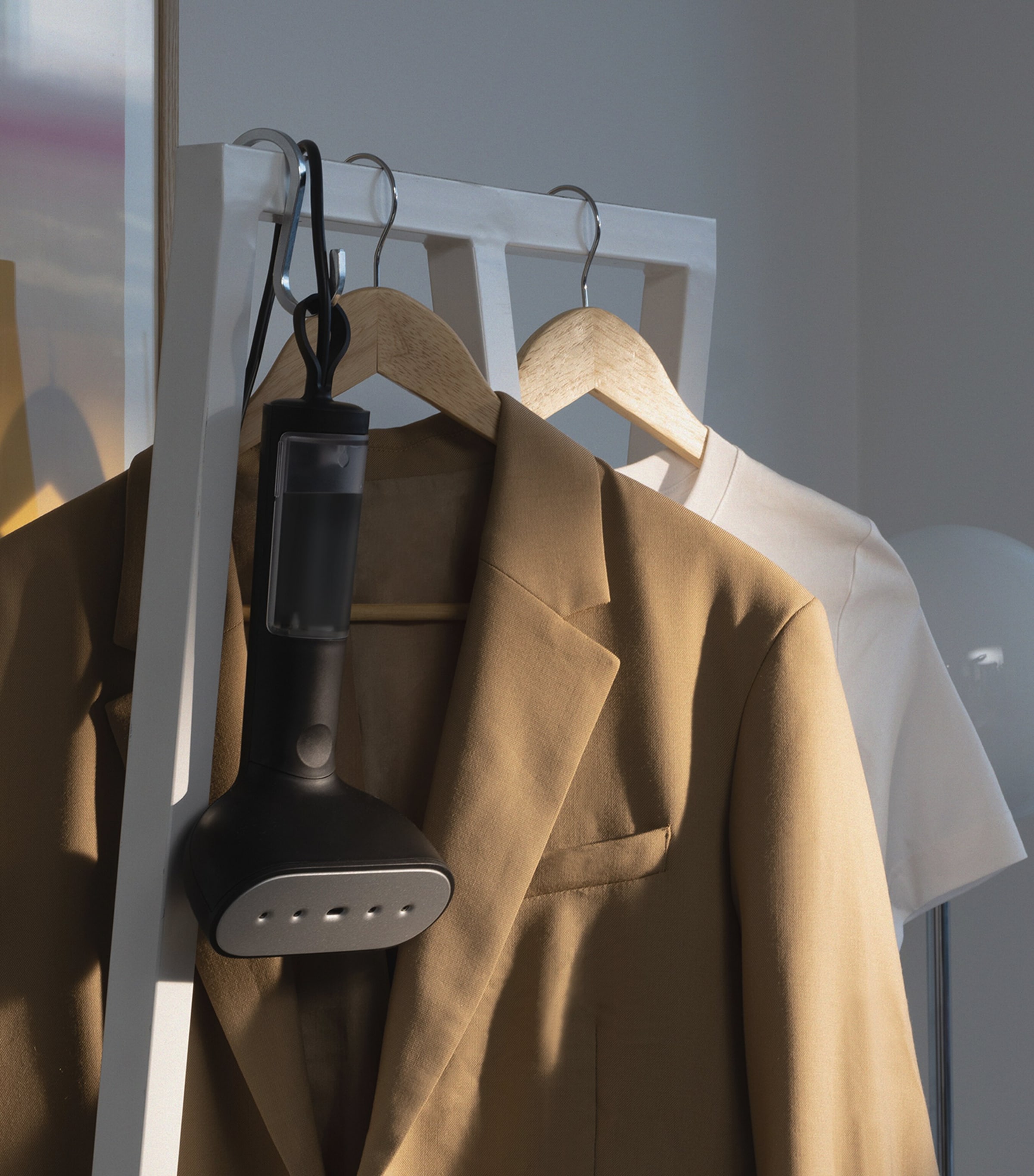 Cirrus x Handheld Steamer BLACK Image 6