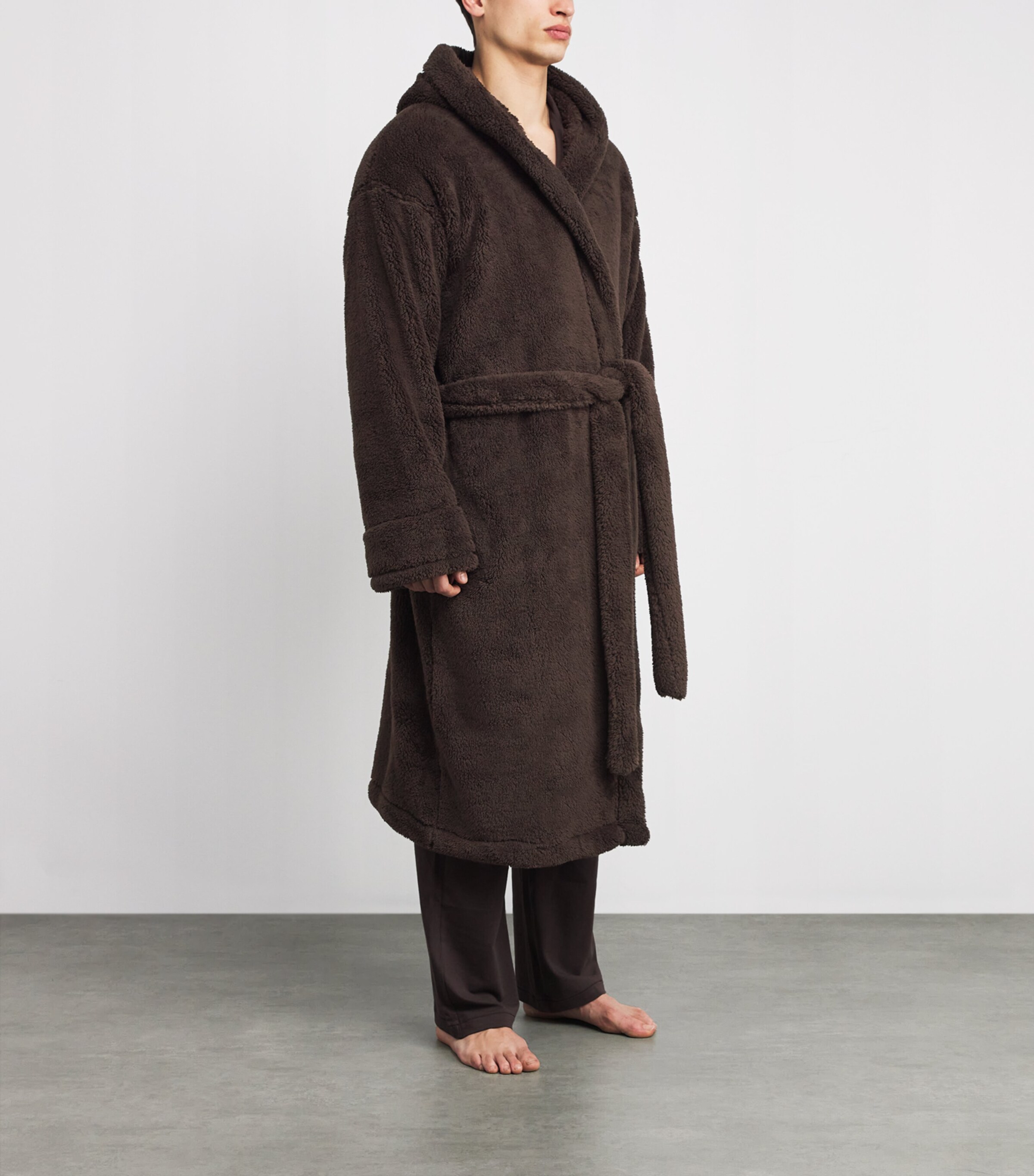 Skims Mens Plush Hotel Robe Espresso Image 3